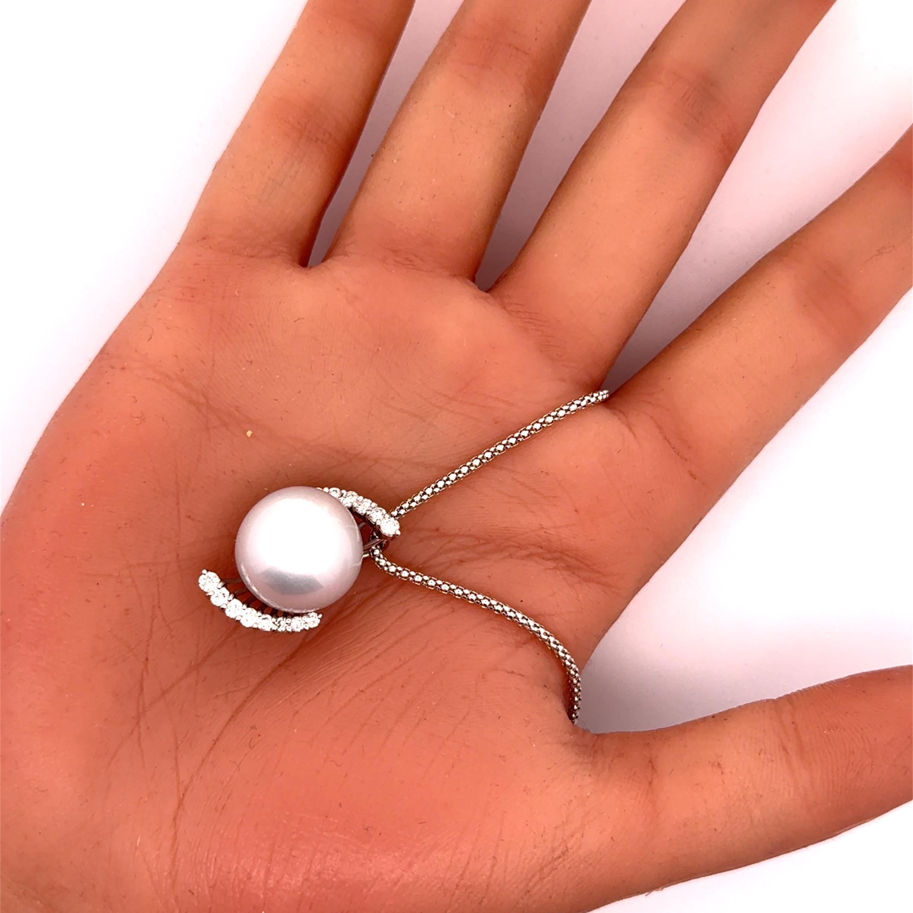 Ball Cut 15.5MM South Sea Pearl Diamond 18k White Gold Pendant Chain For Sale