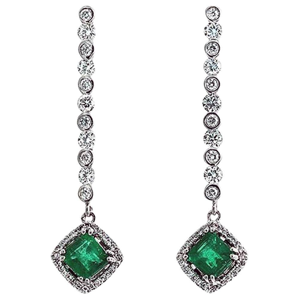 1.56 Carat Colombian Emerald and 1.15 Carat Diamonds 18 Karat Gold Drop Earrings For Sale