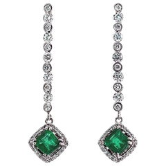 1.56 Carat Colombian Emerald and 1.15 Carat Diamonds 18 Karat Gold Drop Earrings