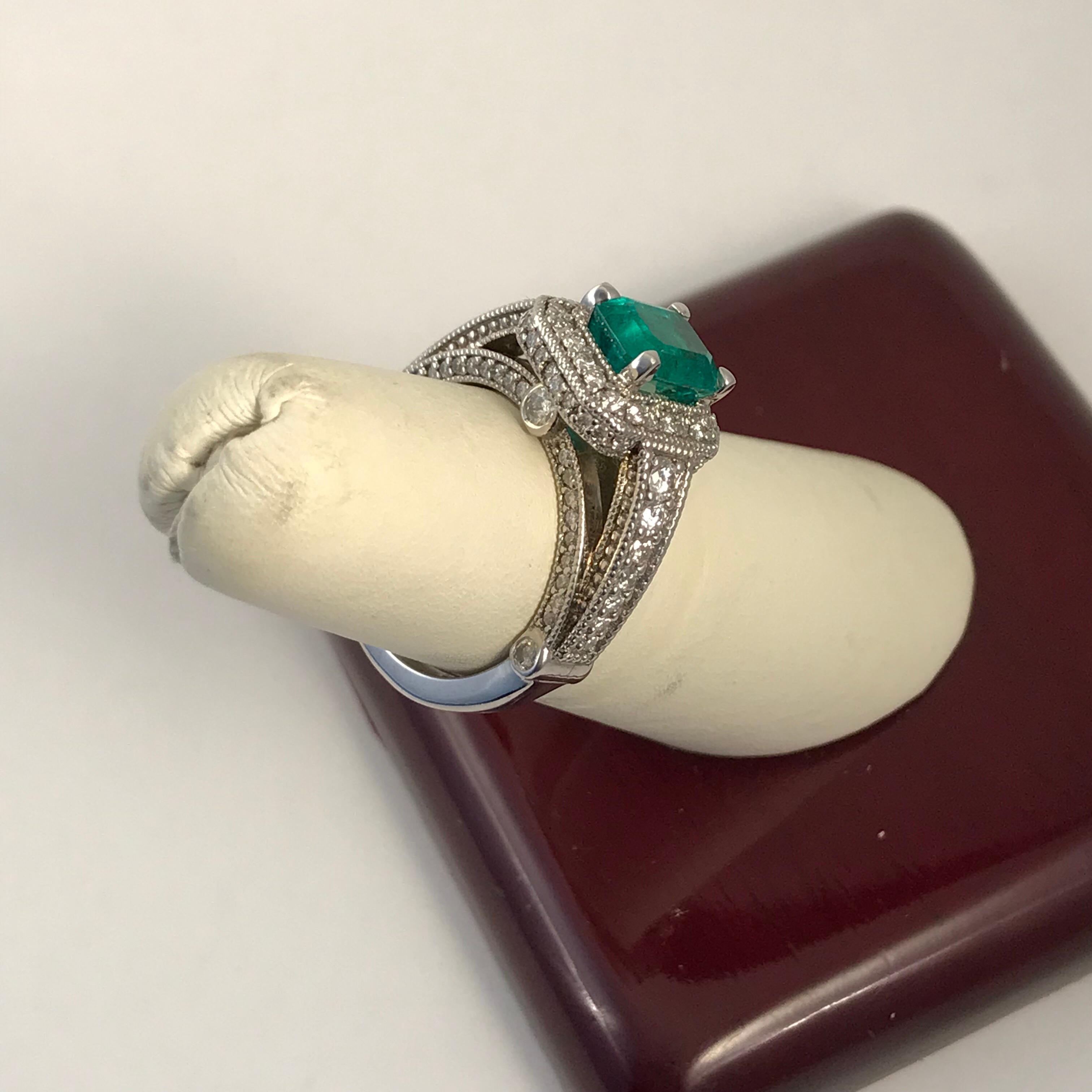 1.56 Carat Colombian Emerald Cocktail Ring Set in 14 Karat White Gold For Sale 7
