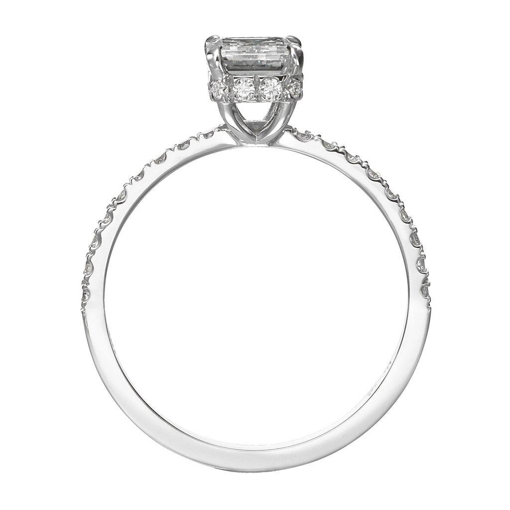 1,56 Karat Smaragdschliff-Diamant-Verlobungsring aus 18 Karat Weißgold im Zustand „Neu“ im Angebot in New York, NY