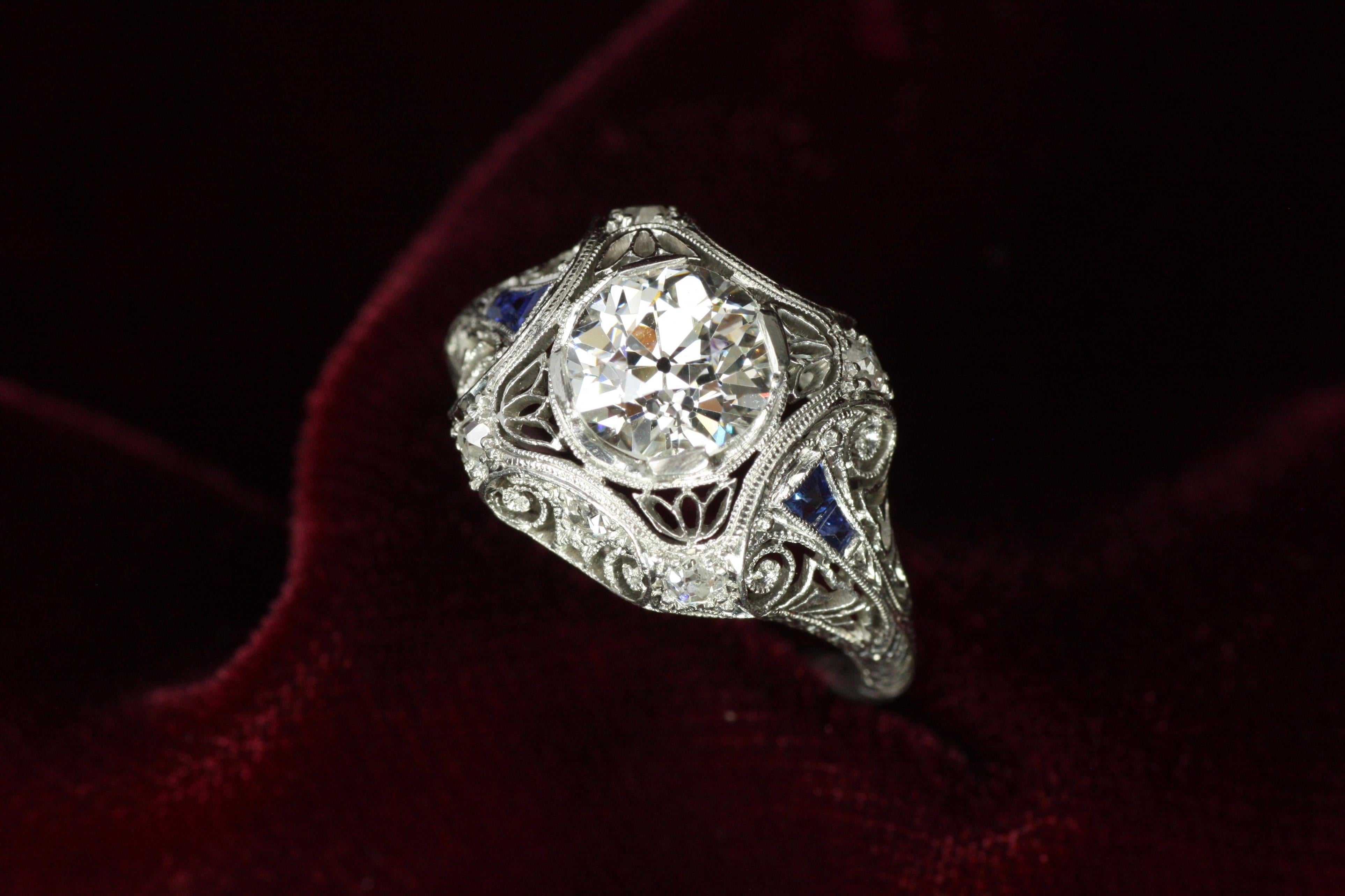 1.56 Carat Total Diamond/Sapphire Vintage Filigree Art Deco Engagement Ring 1925 In Excellent Condition For Sale In Santa Monica, CA