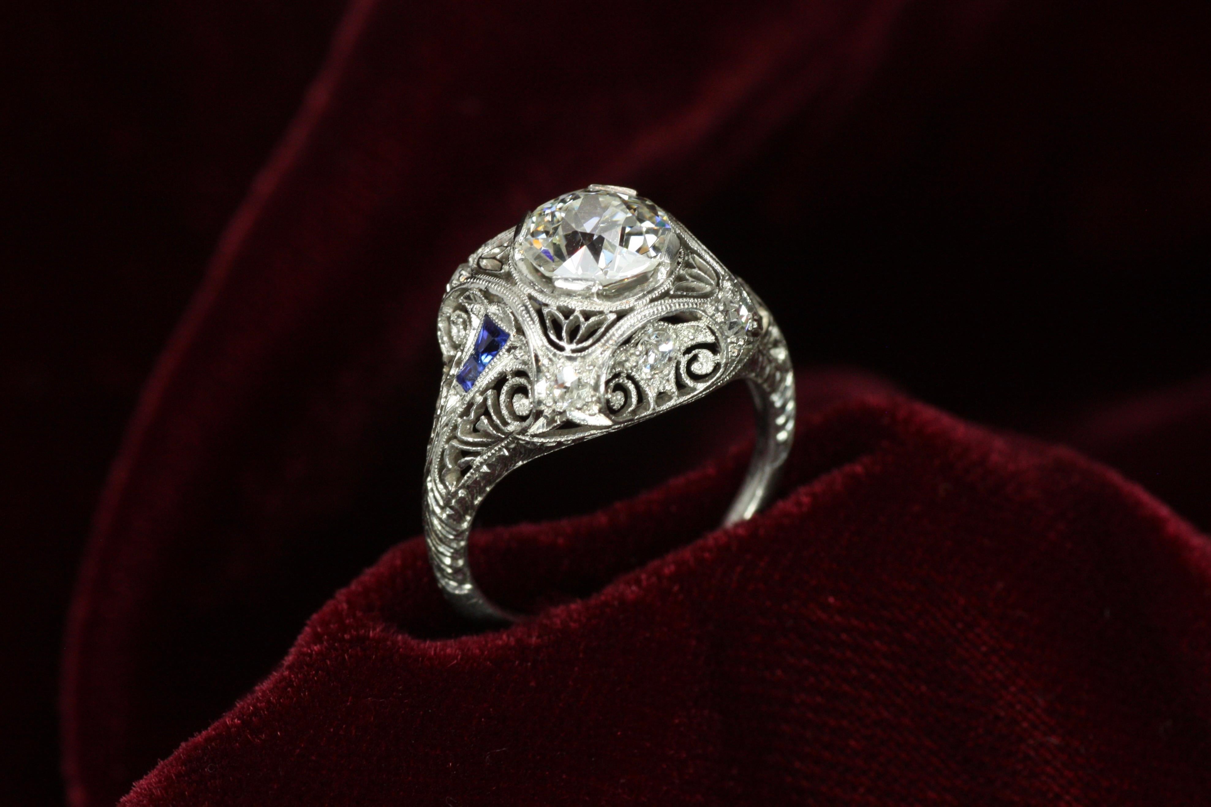 Women's 1.56 Carat Total Diamond/Sapphire Vintage Filigree Art Deco Engagement Ring 1925 For Sale