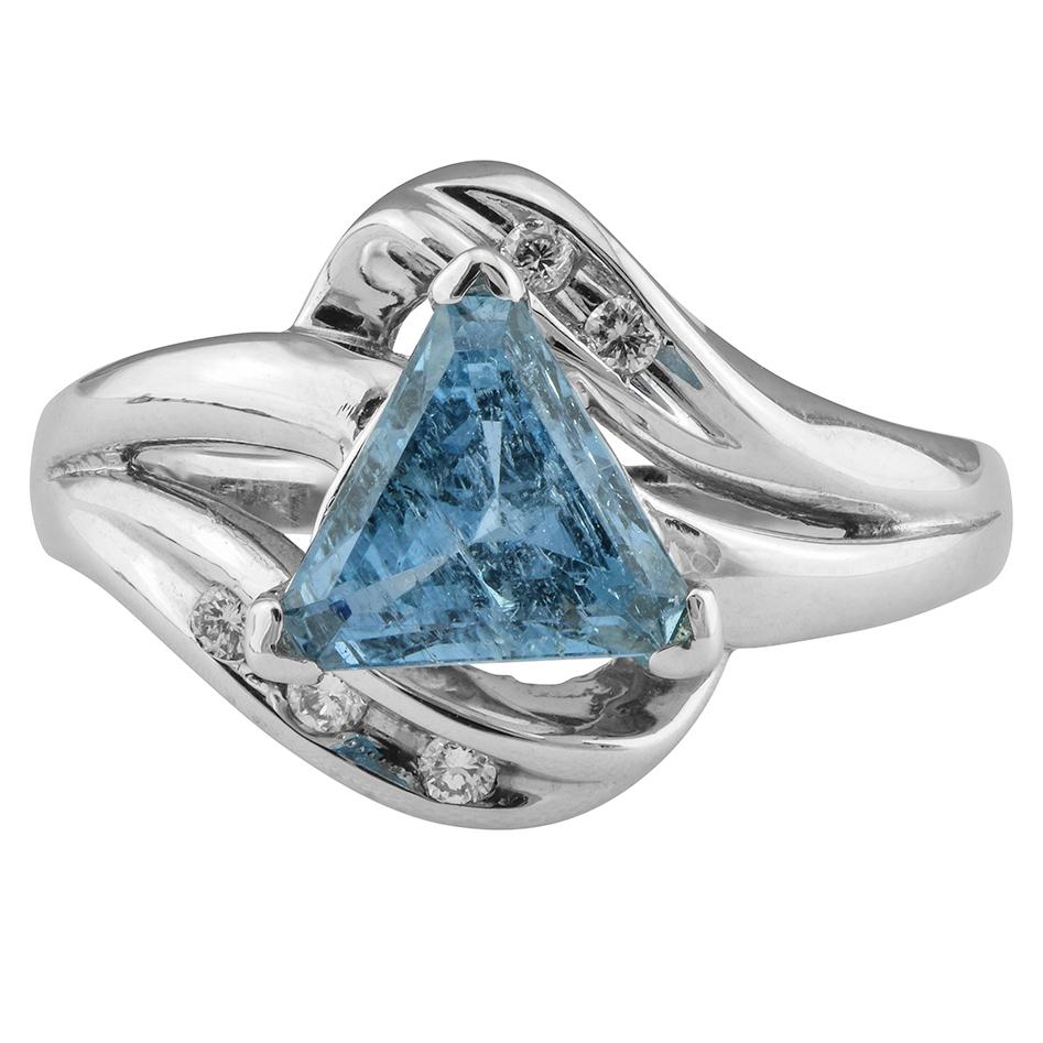 1.56 Carat Triangular Aquamarine Ring