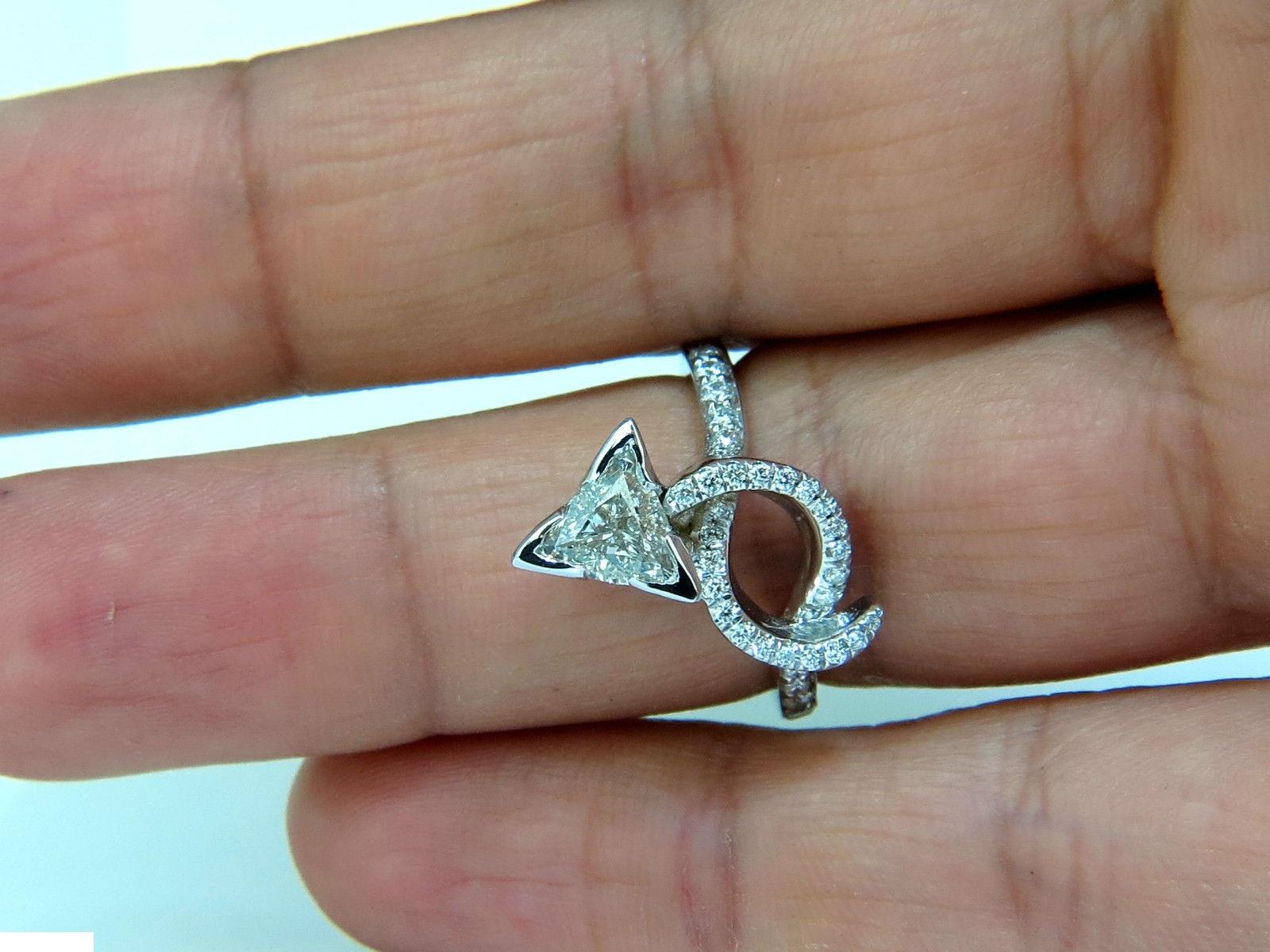 1.56 Carat Trilliant Diamond Crossover Ring Modern Era 14 Karat For Sale 1