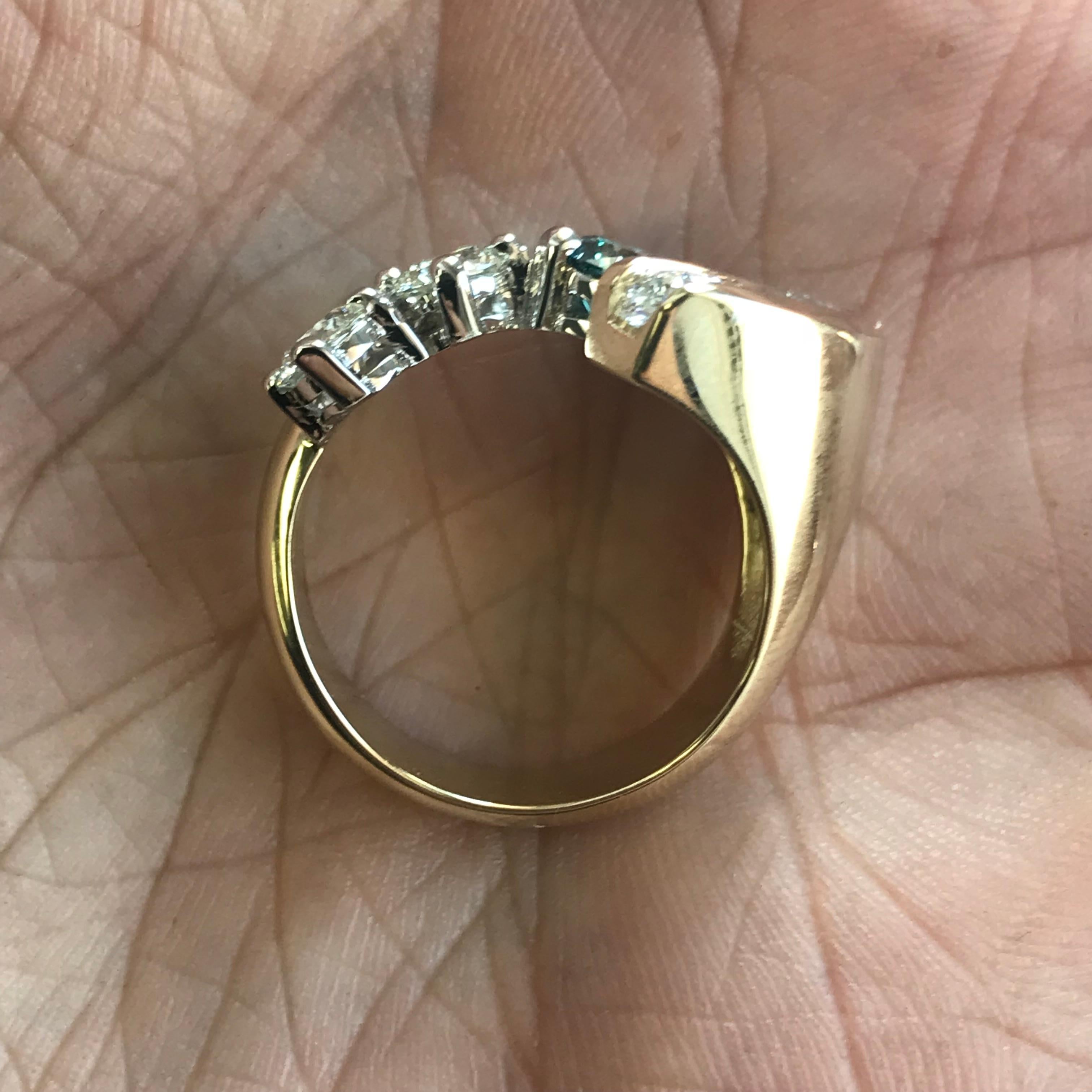 1,56 Karat TW Blauer und weißer Diamantring 14 Karat Gold im Angebot 1