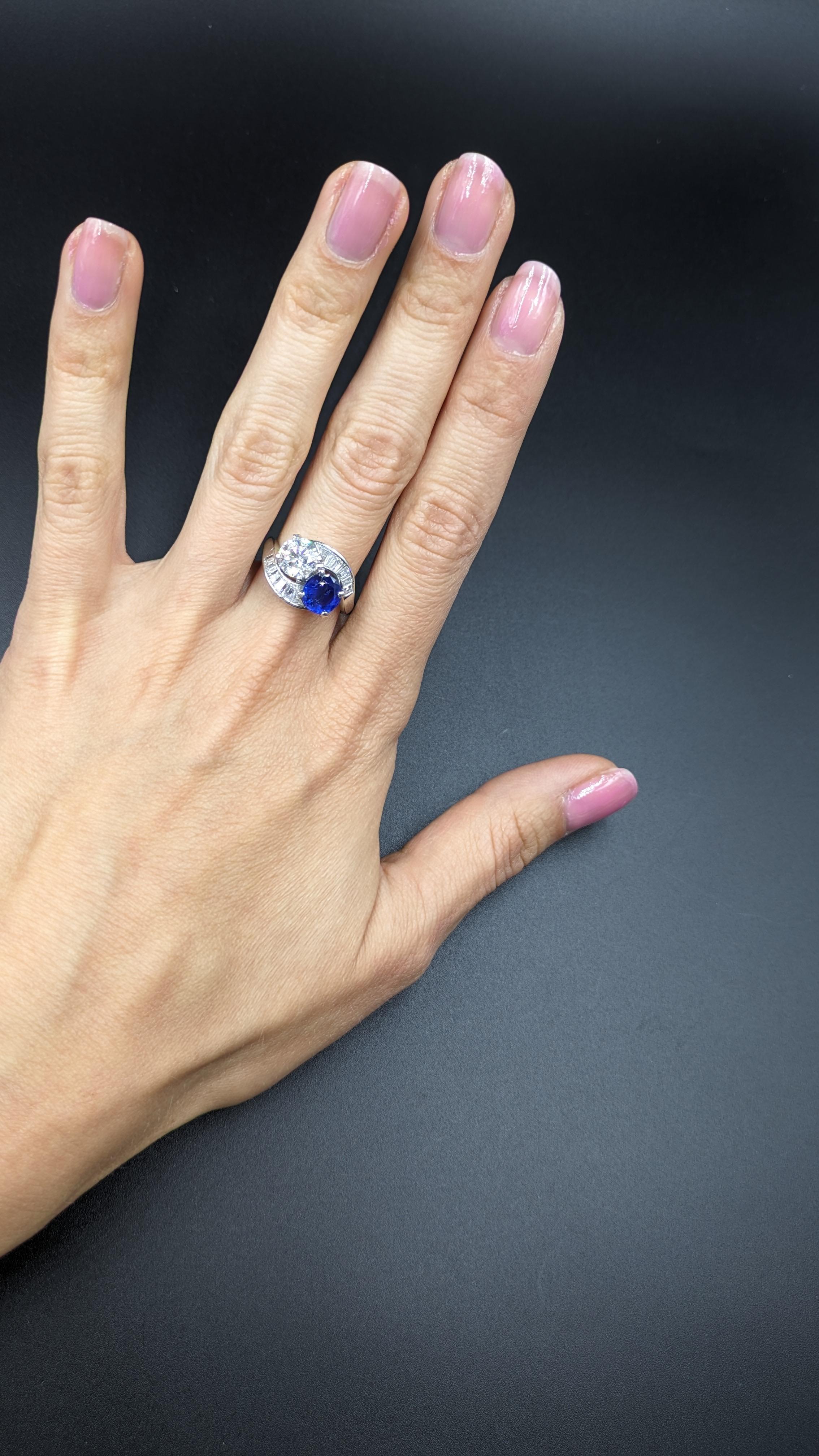 1.56 Carats Blue Sapphire And 1.30 Carats Diamond 2 Stone Ring For Sale 4