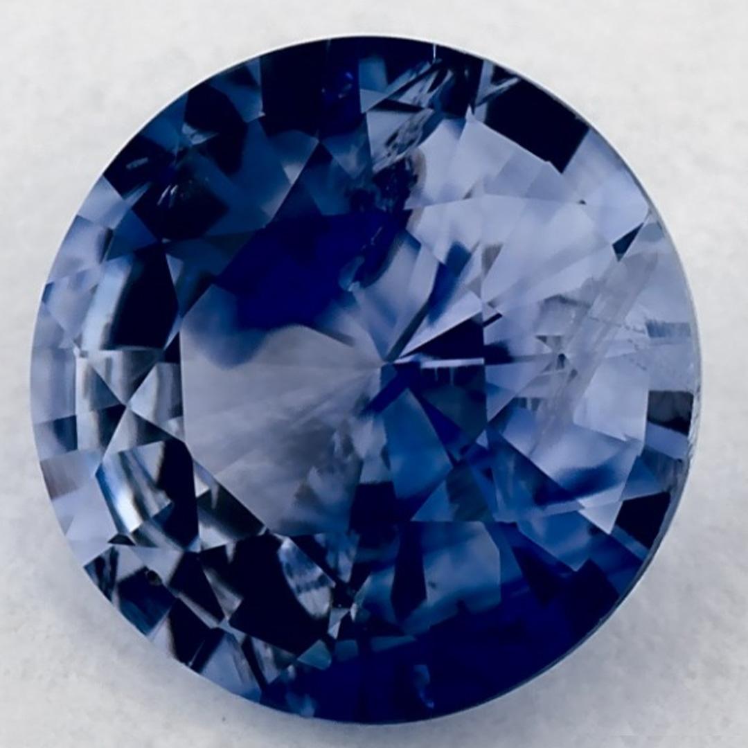 Ein sehr wertvoller September-Geburtsstein mit einer bezaubernden blauen Farbe. Man glaubt, dass sie dem Leben Glück und Reichtum bringen.

Entdecken Sie die lebendige Kollektion von Smaragden, Rubinen und Saphiren in unserem Geschäft, die als lose
