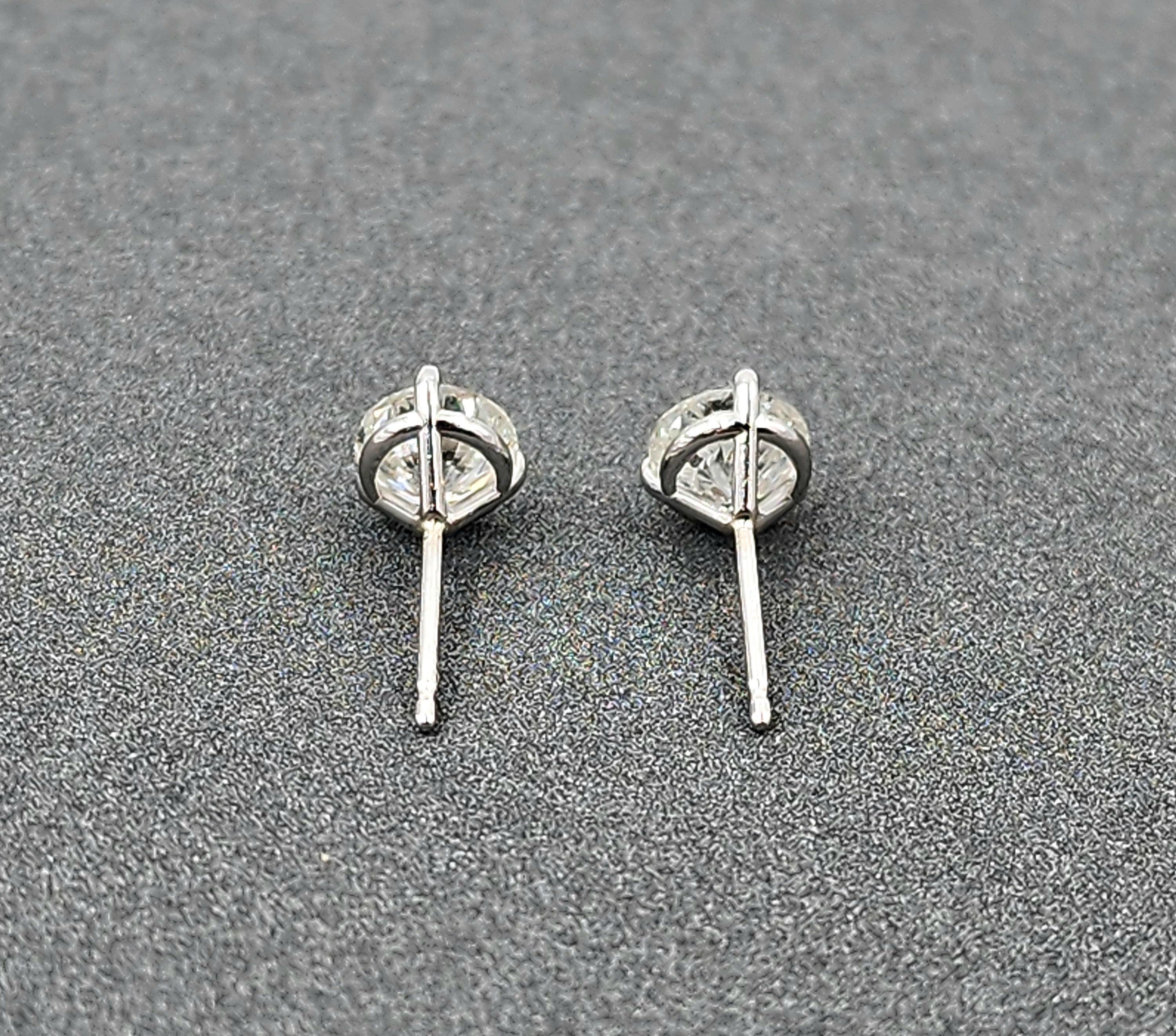 Pendientes de diamantes de 1.56 ct en venta 1