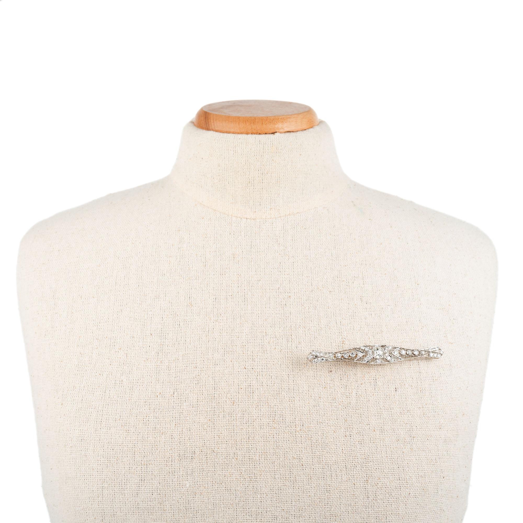 1,56 Diamante Europeo Antico Art Deco Platino Filigrana Bar Spilla In condizioni buone in vendita a Stamford, CT