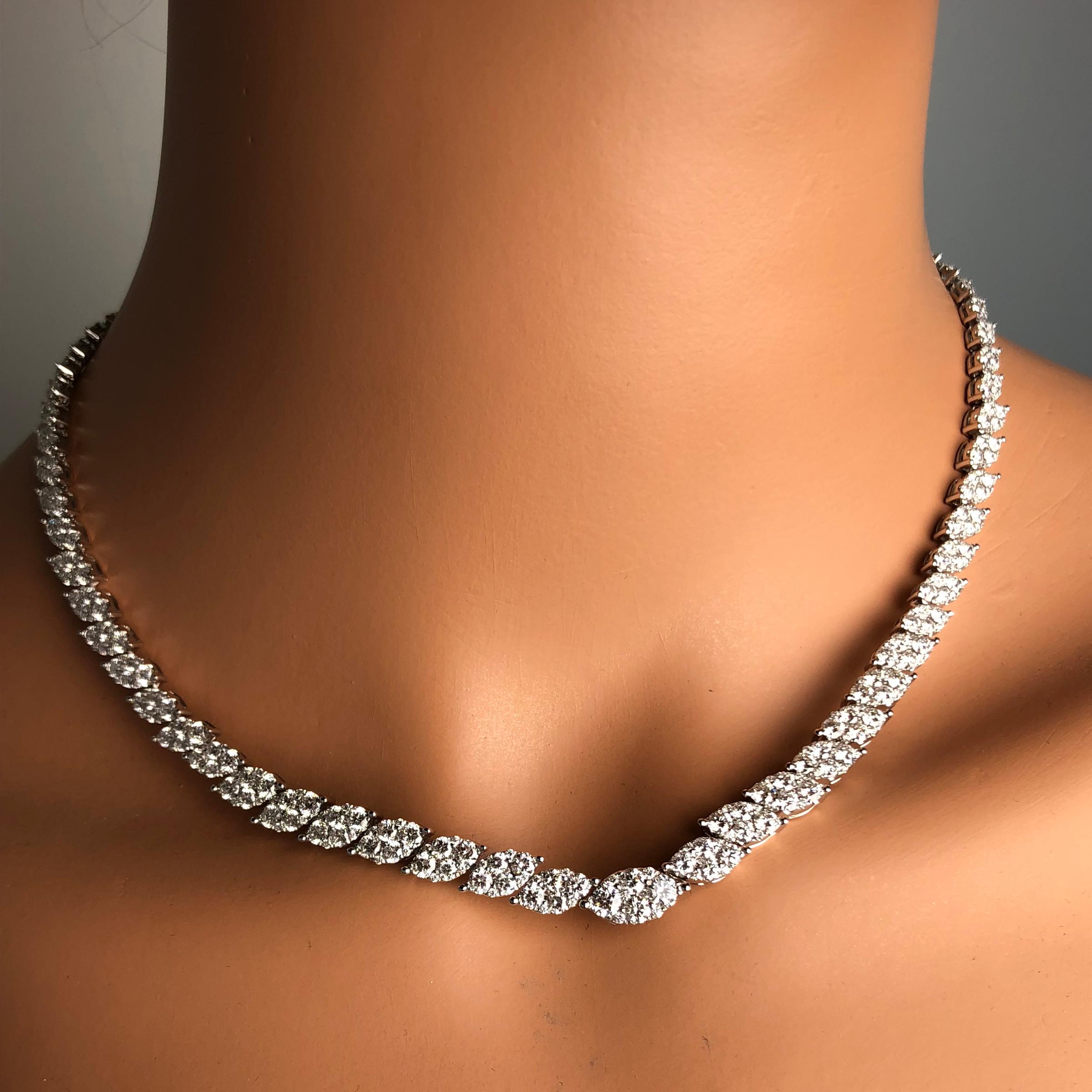 Round Cut 15.62 Carat Natural Graduated Diamond Luxury Necklace in 18K White Gold ref38 For Sale