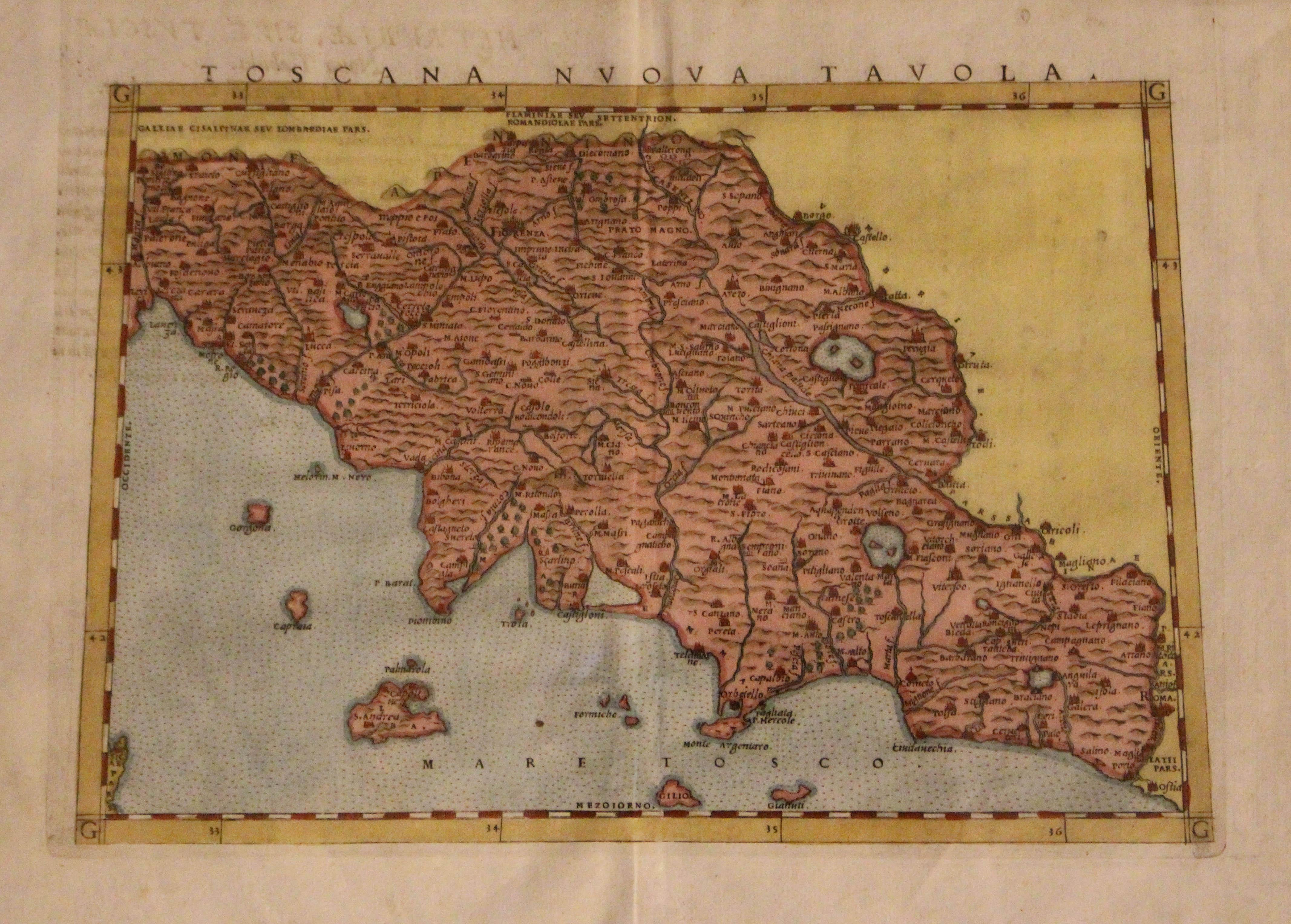 Eine Karte der Toscana Nuova Tavola von Girolamo Ruscelli aus dem Jahr 1562. Die Toskana ist das Herz Italiens und der Geburtsort der italienischen Sprache. Frühe Handkolorierung. Kupferstich. Interessanterweise ist die Karte eine von zwei auf der