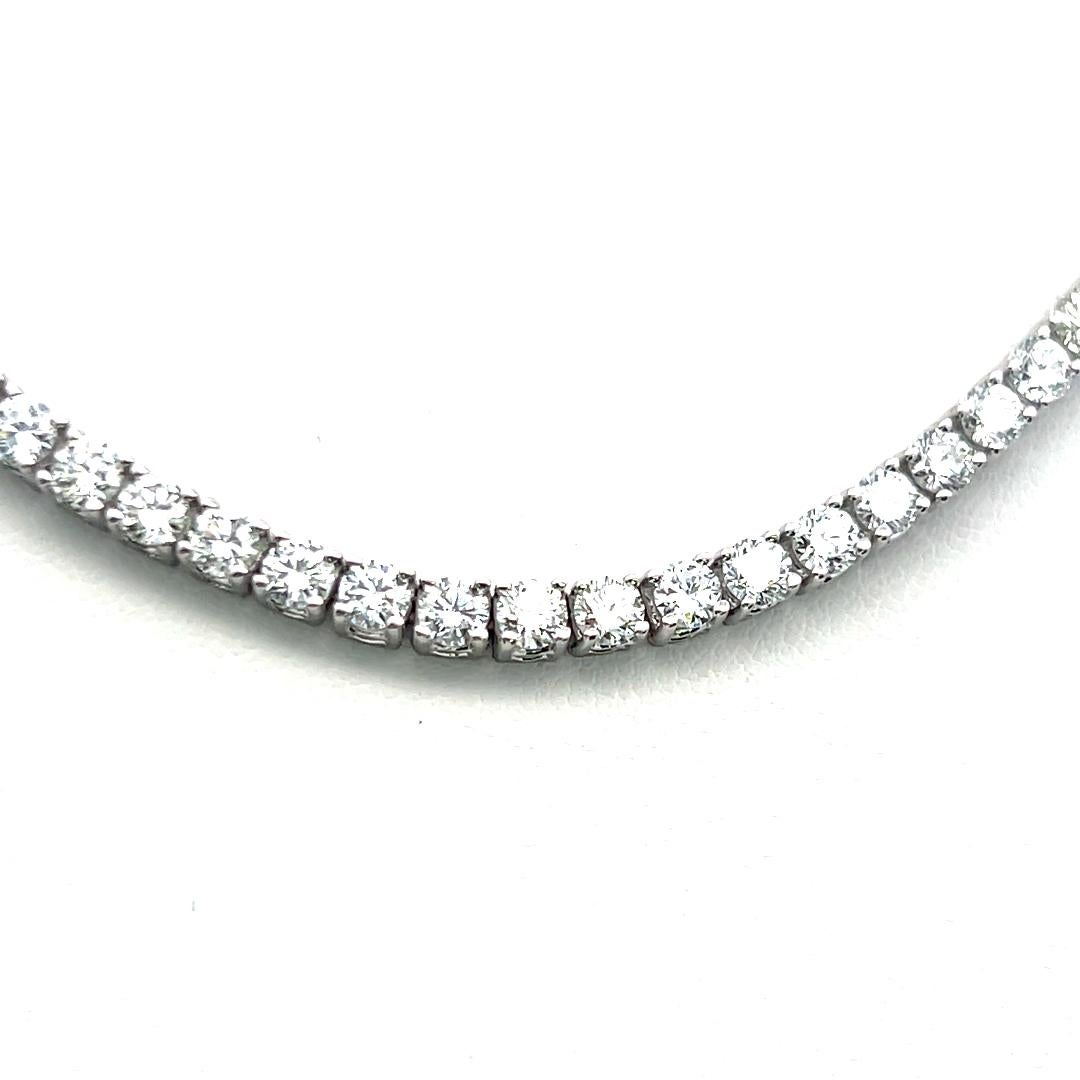 15.63 Carat Round Brilliant G VS Diamond 14 Karat White Gold Riviera Necklace For Sale 3