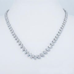 Collar con un diamante de 15,63 quilates, de claridad SI y color HI, talla marquesa, en oro blanco de 18 quilates