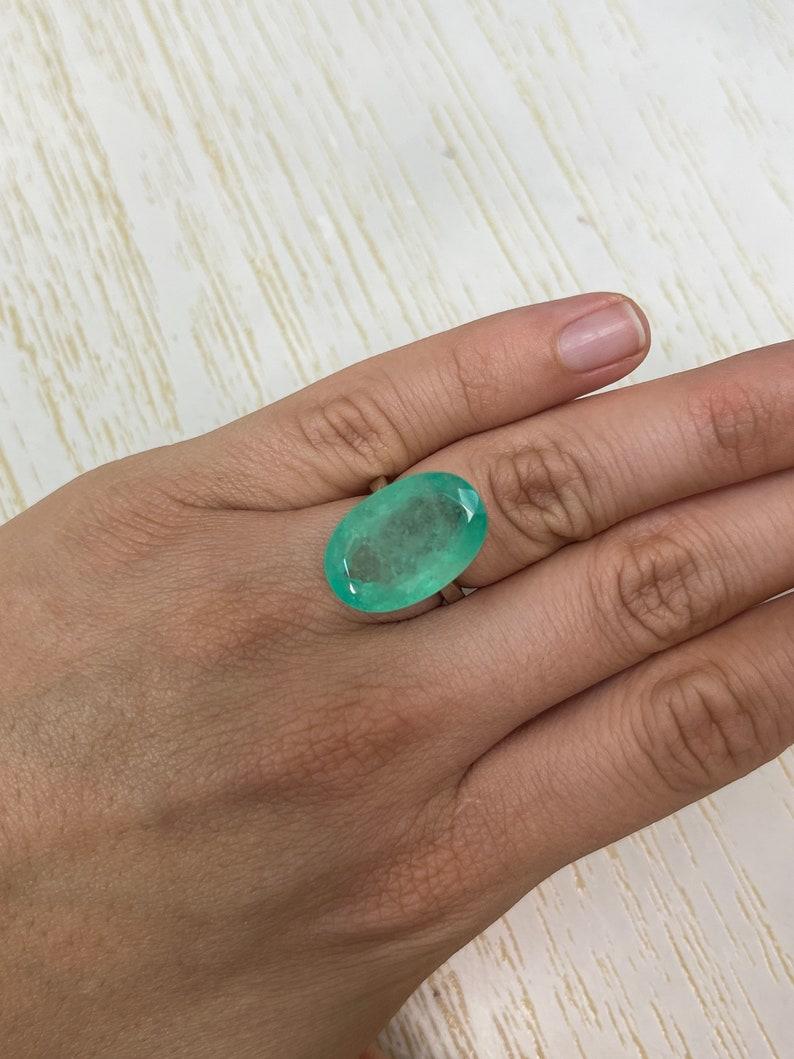 15,65 Karat 21x14 erdig grüner kolumbianischer Smaragd - Ovalschliff Mai Geburtsstein Edelstein im Angebot 4