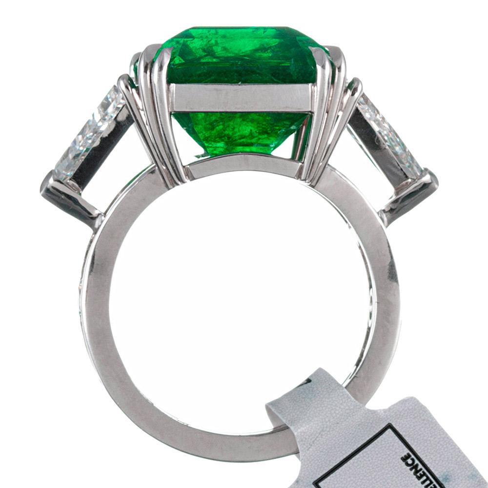 15.65 Carat Emerald and Diamond Ring In Excellent Condition In Carmel-by-the-Sea, CA