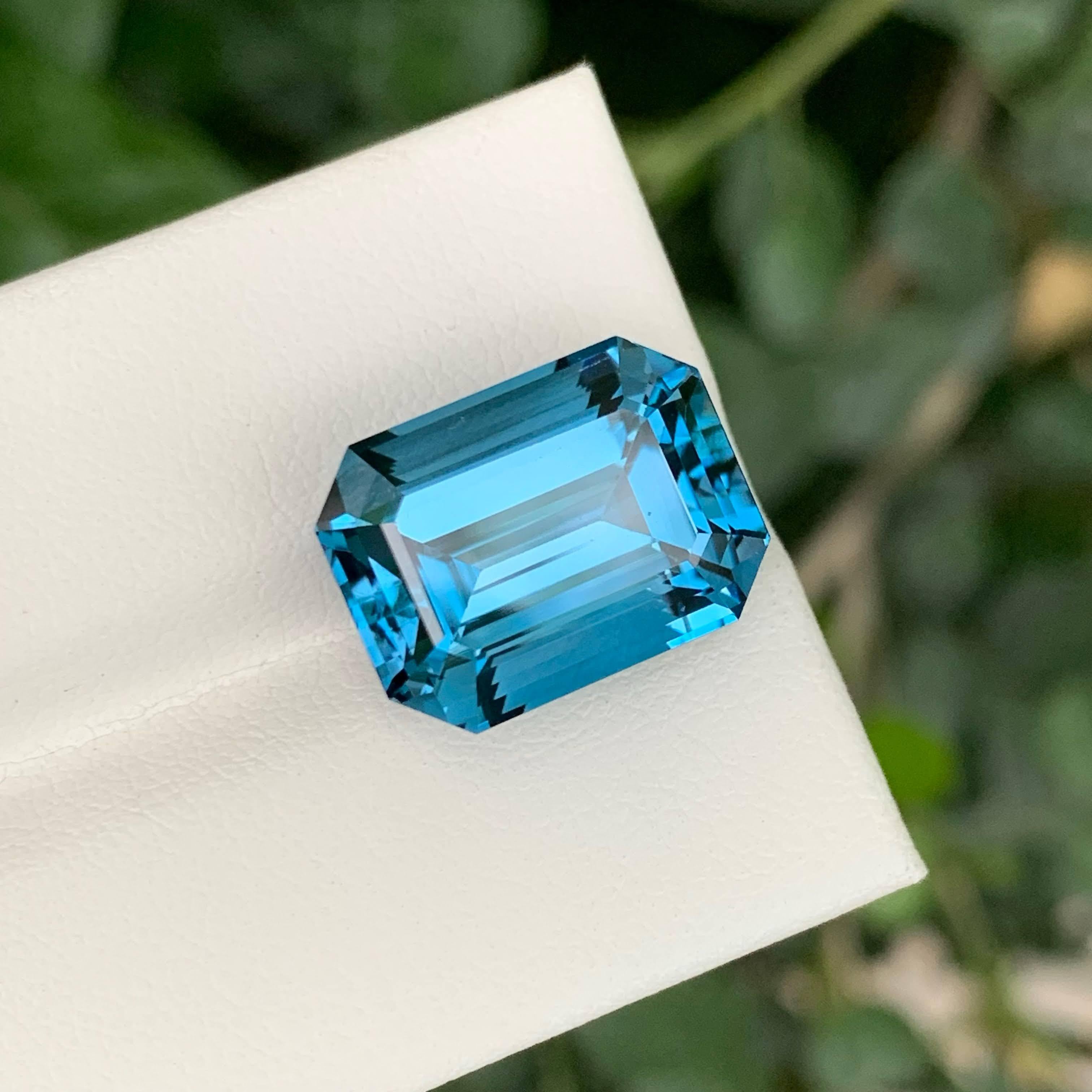 15,65 quilates naturales sueltos Topacio azul profundo de Londres talla esmeralda Gema africana en venta 2