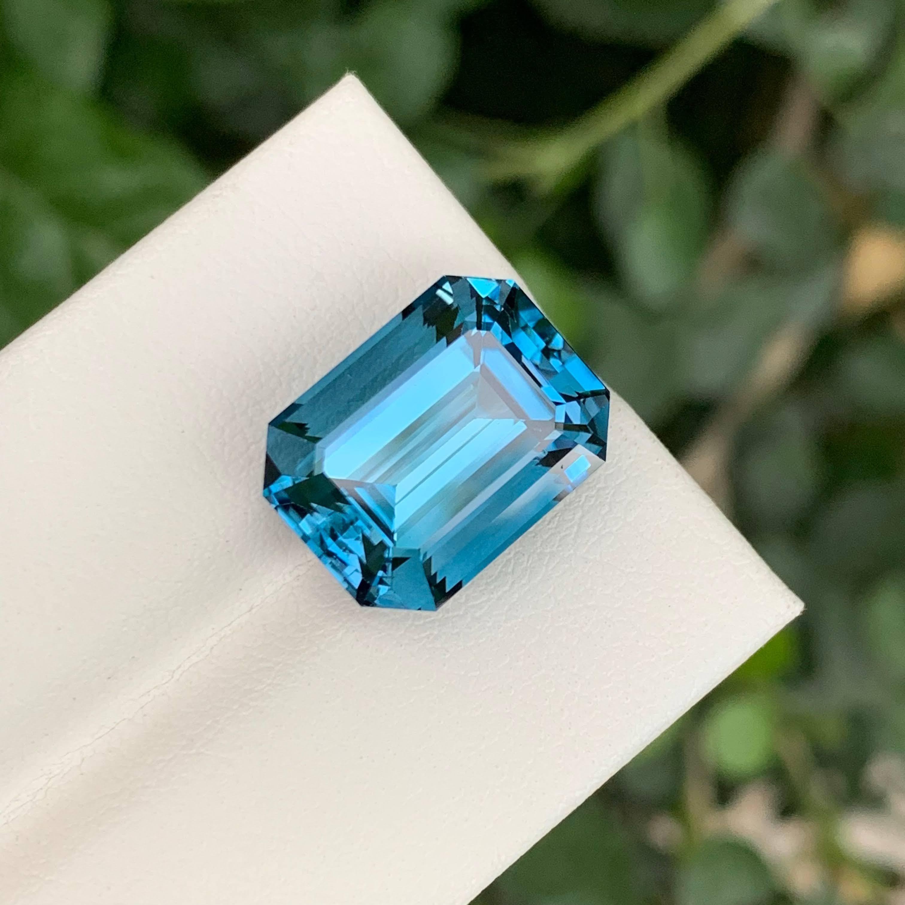 15,65 quilates naturales sueltos Topacio azul profundo de Londres talla esmeralda Gema africana en venta 3