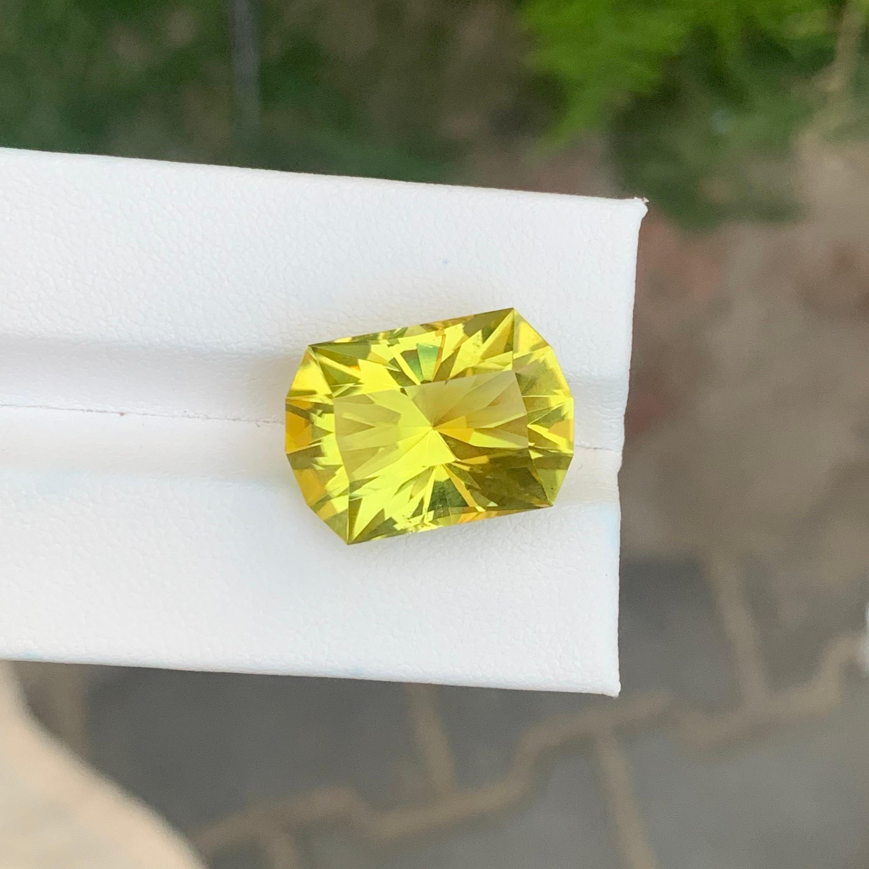 15,65 carati di pietra naturale sfusa in oro verde, quarzo limone, taglio Brilliante In condizioni Nuovo in vendita a Peshawar, PK