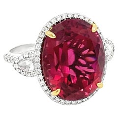 15.65 Karat Oval Rubellit Turmalin und Diamant Cocktail-Ring