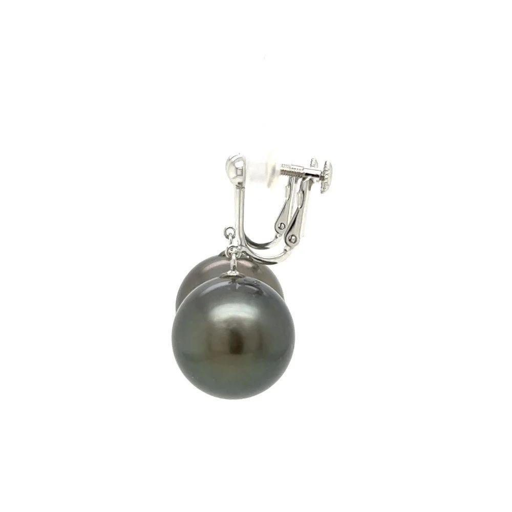 Round Cut 15.65mm Tahitian South Sea Pearl Gold Vintage Drop Clip Back Earrings  For Sale