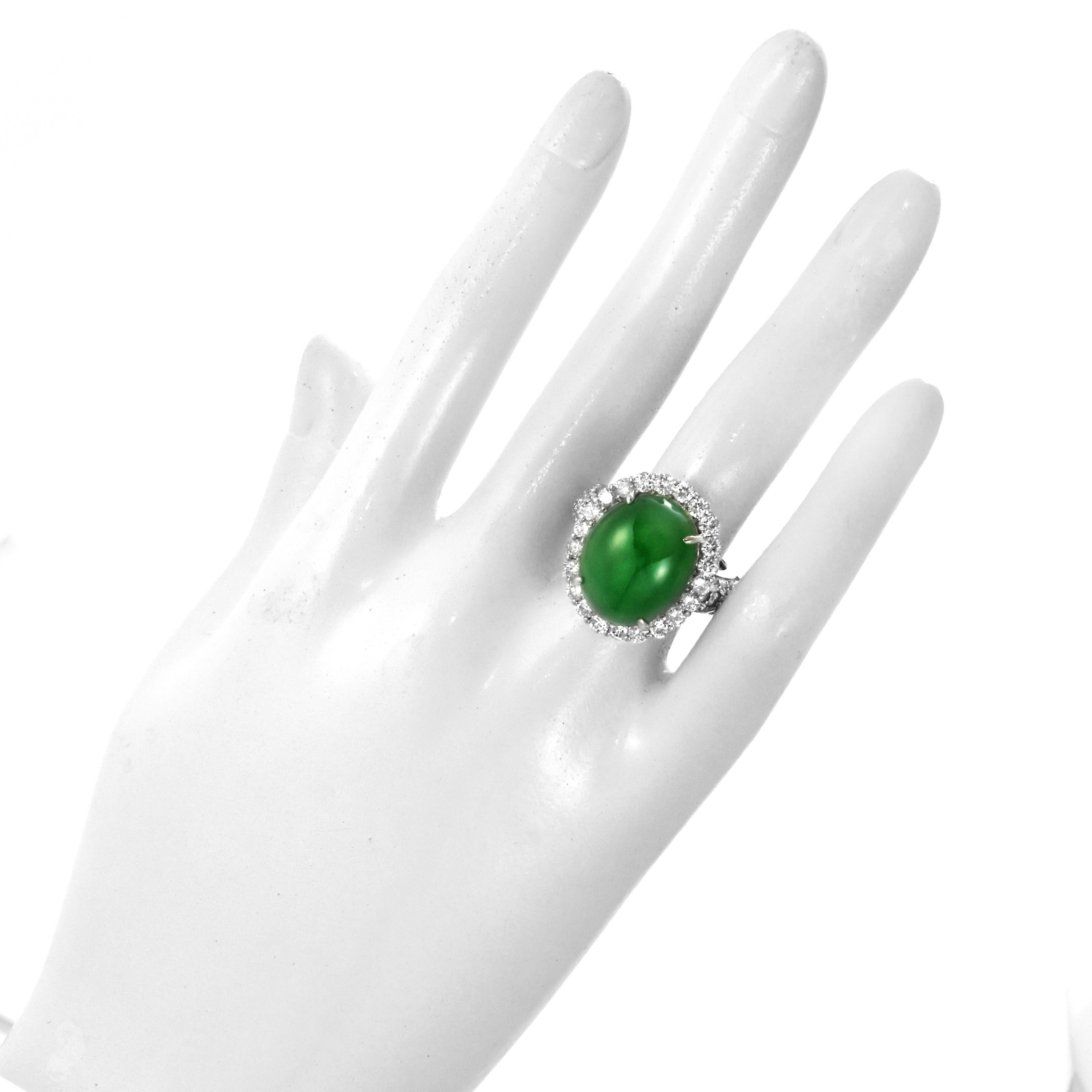 15.66 Carat Natural Type A Jade and Diamond Ring Made in Platinum In New Condition For Sale In Tokyo, JP