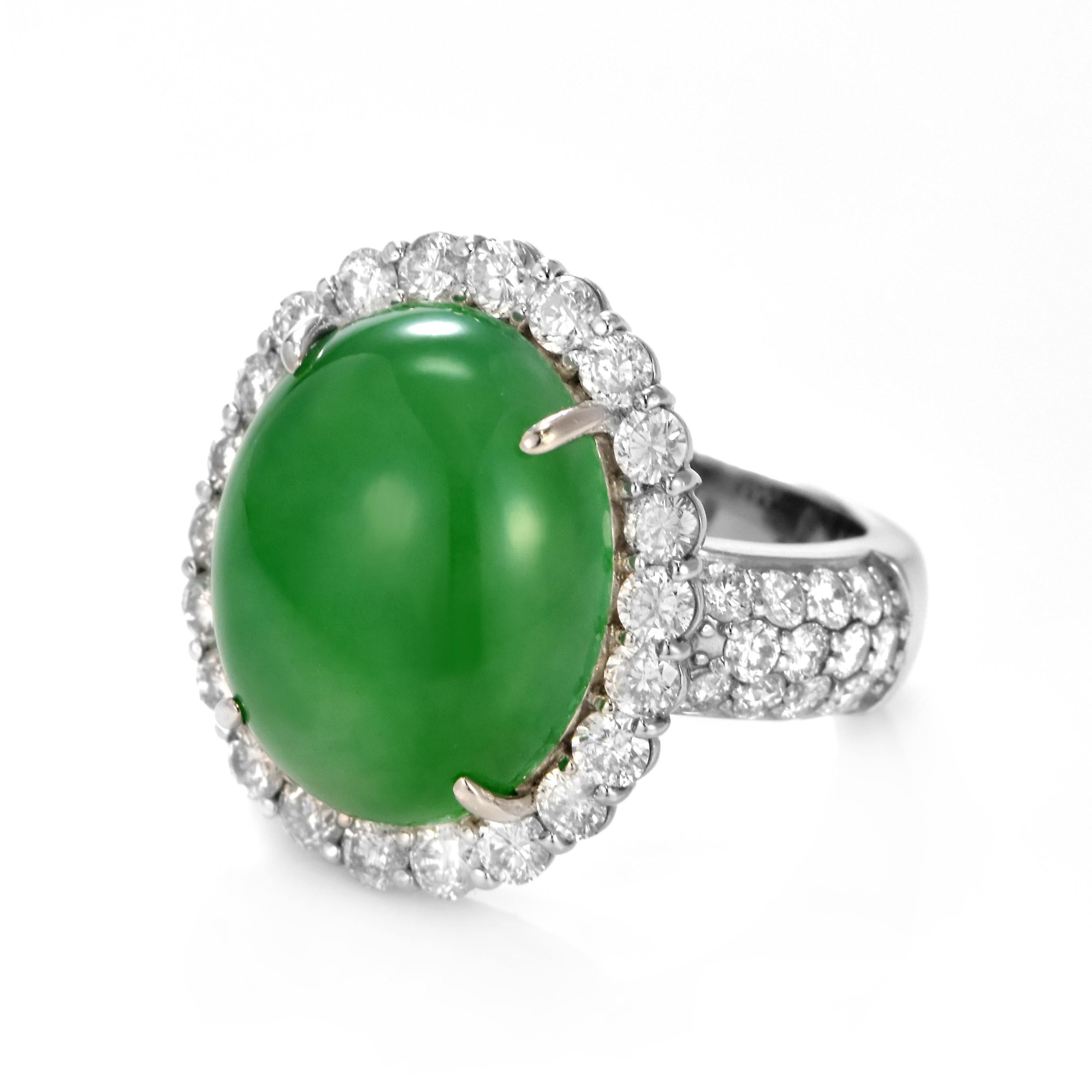 15.66 Carat Natural Type A Jade and Diamond Ring Made in Platinum For Sale 1