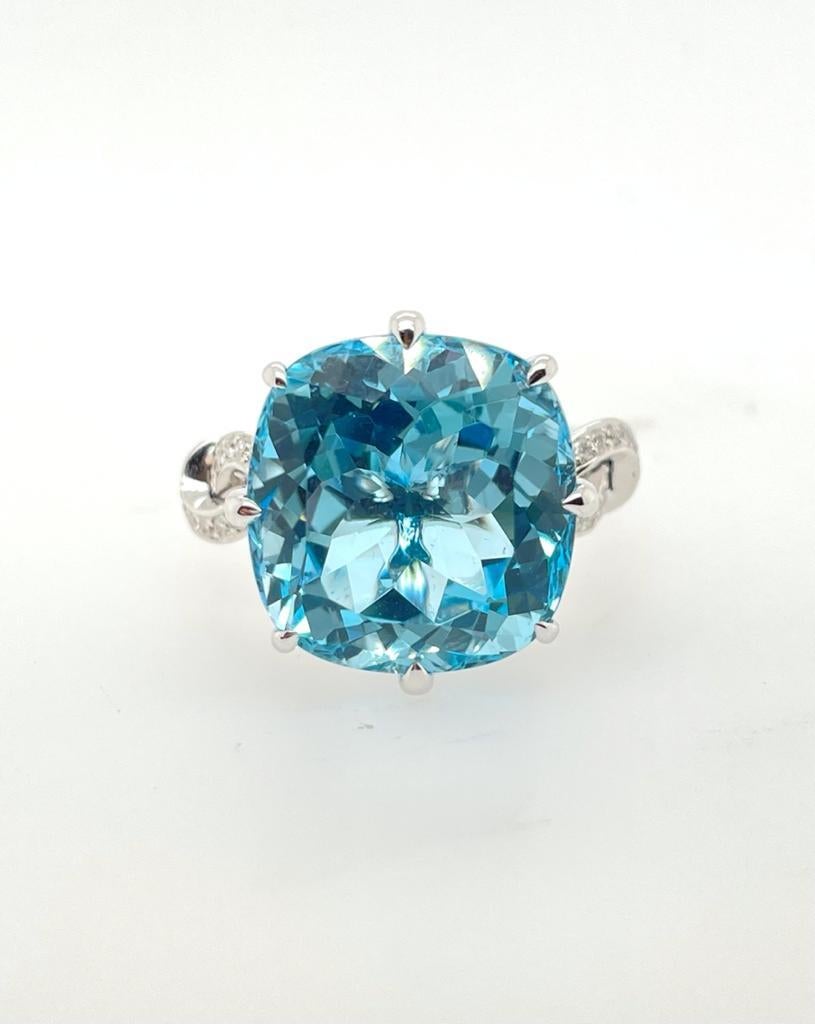 For Sale:  15.66ct Blue Topaz and Diamond Forget Me Knot Ring 6