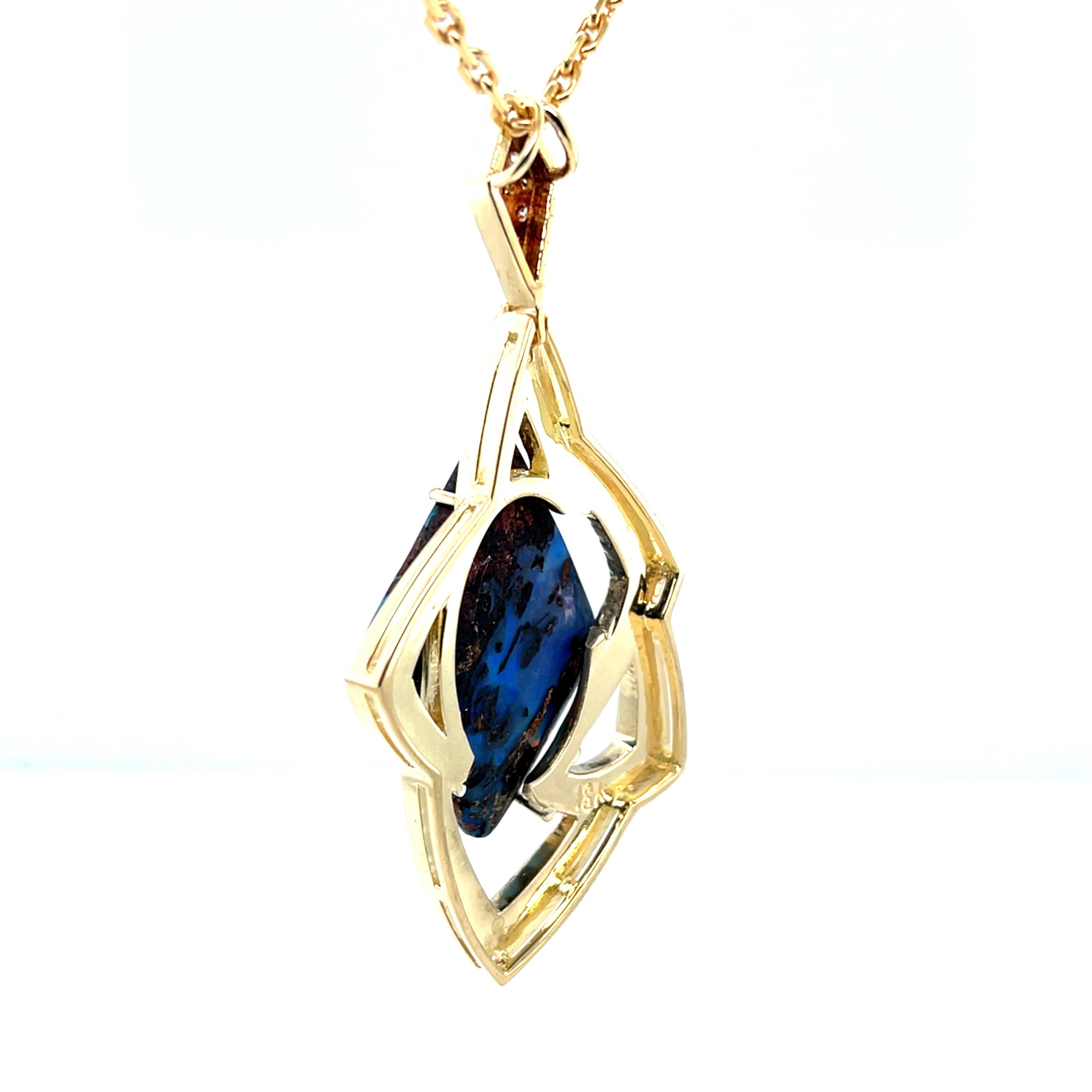 Taille mixte 15.67 Carat Boulder Opal and Diamond Retro Style Pendentif en or jaune 18k en vente