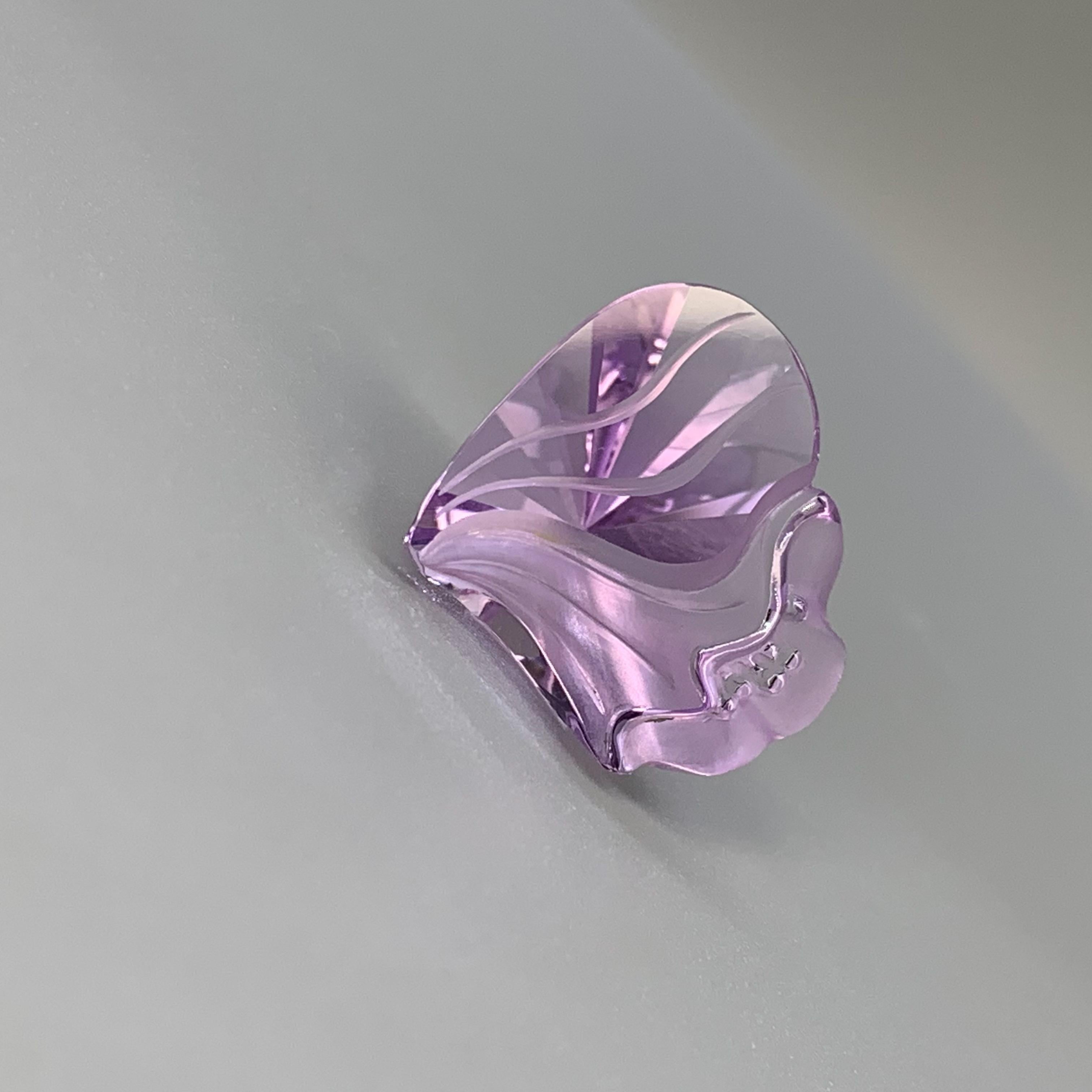 15.67 carat hand carved lavender amethyst gemstone In New Condition For Sale In Seattle, WA