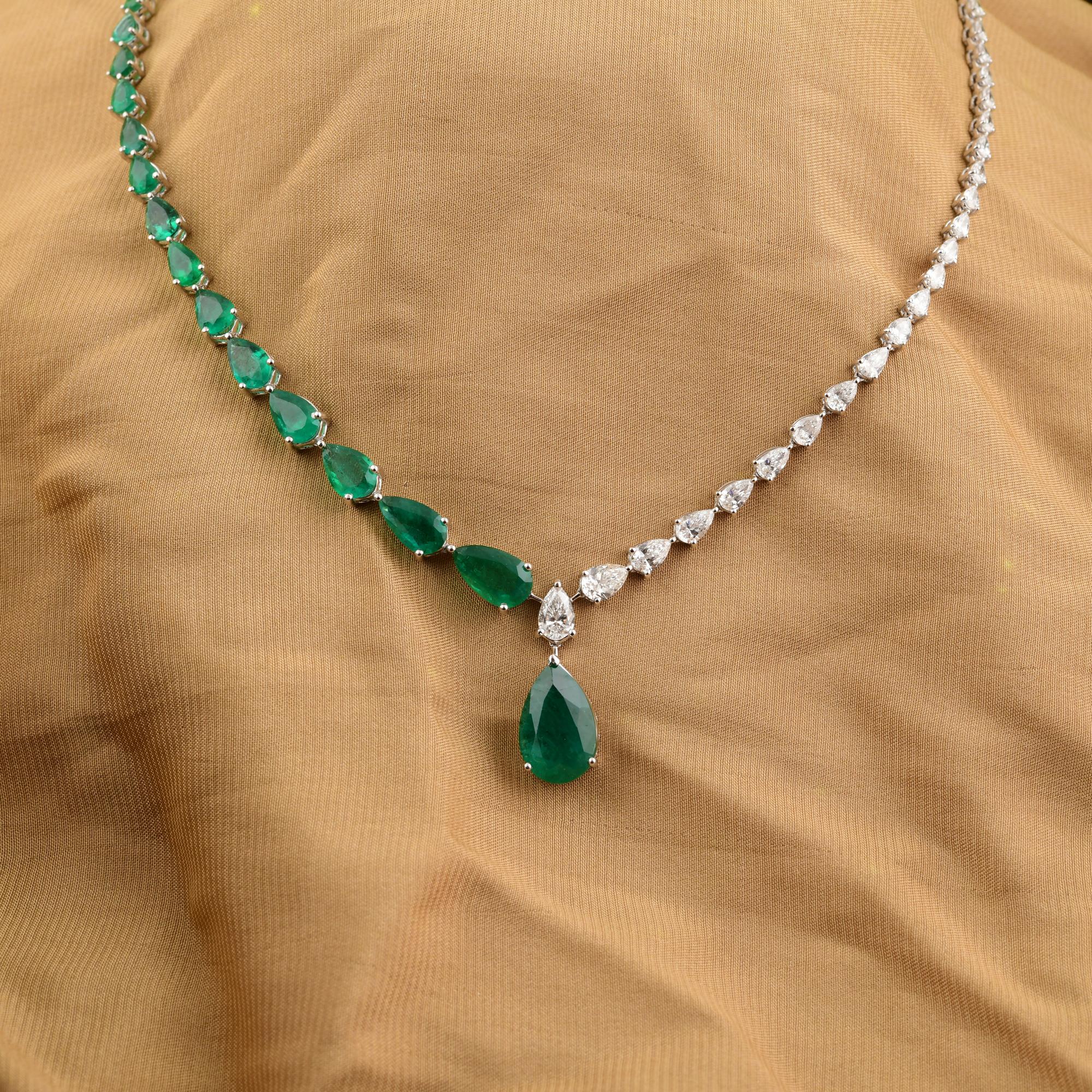 De las mujeres Esmeralda de Zambia de 15,69 quilates Collar de diamantes SI/H de 3,77 quilates Oro blanco de 14 quilates en venta