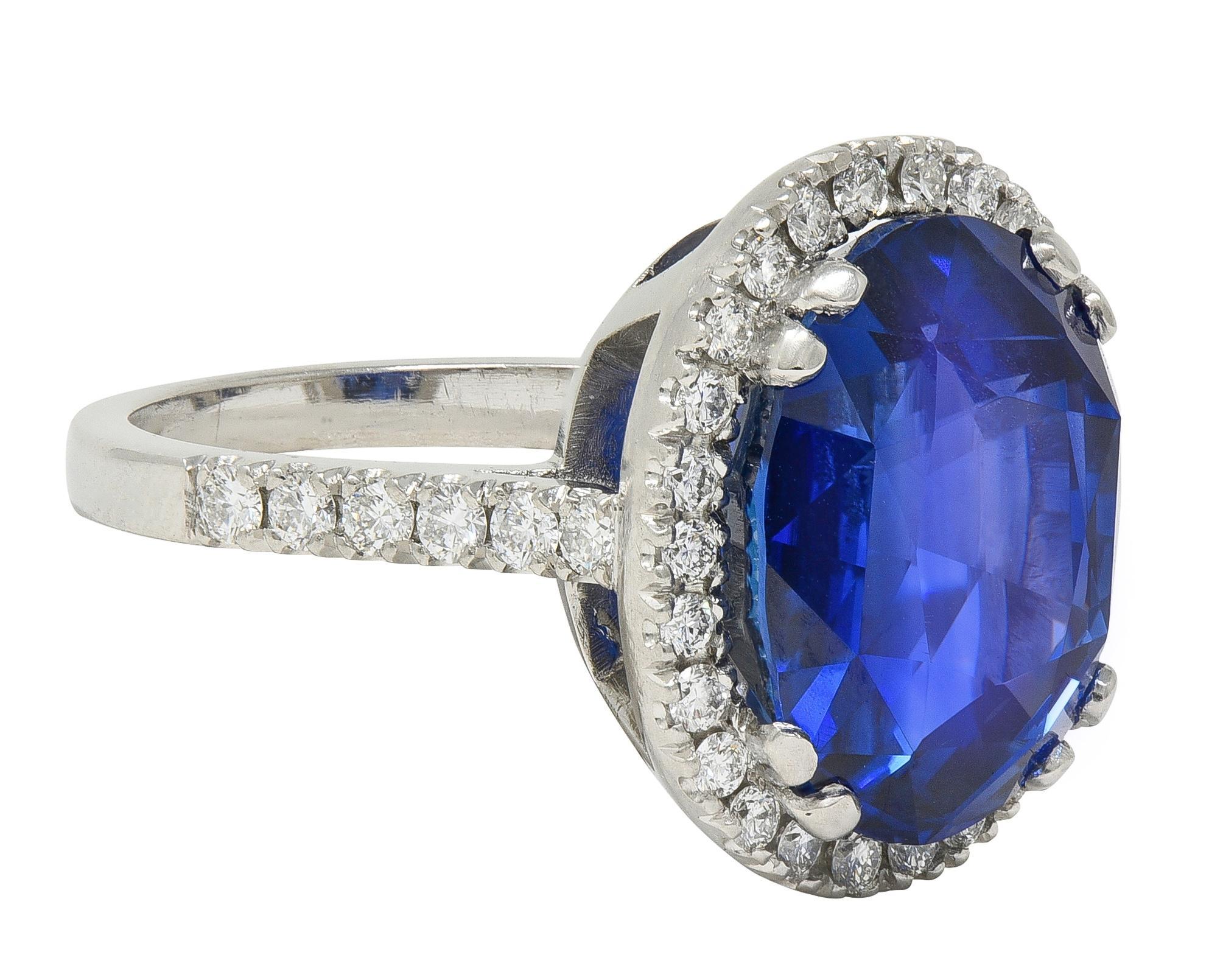 Taille ovale 15.69 CTW No Heat Ceylon Blue Sapphire Diamond Platinum Vintage Halo Ring AGL en vente