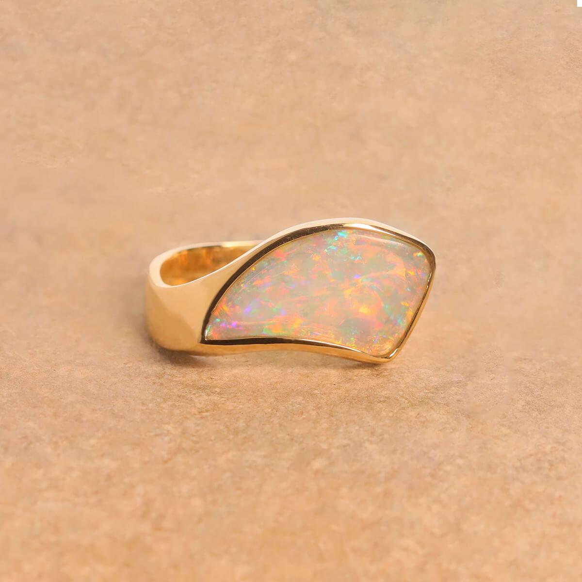 1.56 Carat Australian Opalised Shell & 18k Gold Ring In New Condition For Sale In MAIN BEACH, QLD