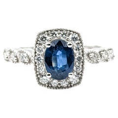 Bague en or blanc avec saphir bleu 1.56 carat et diamants