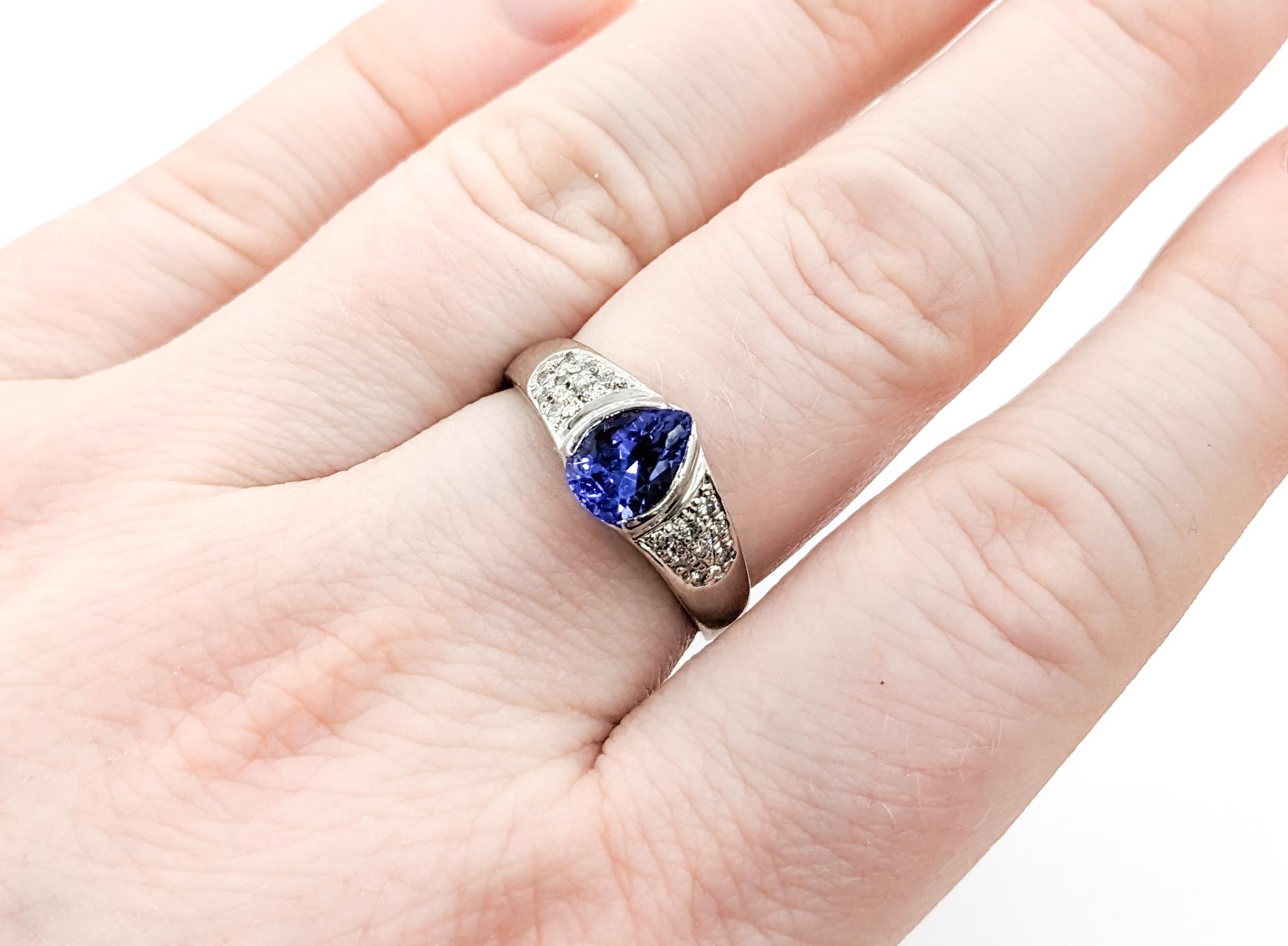 Round Cut 1.56ct Blue Tanzanite & Diamond Ring In Platinum For Sale