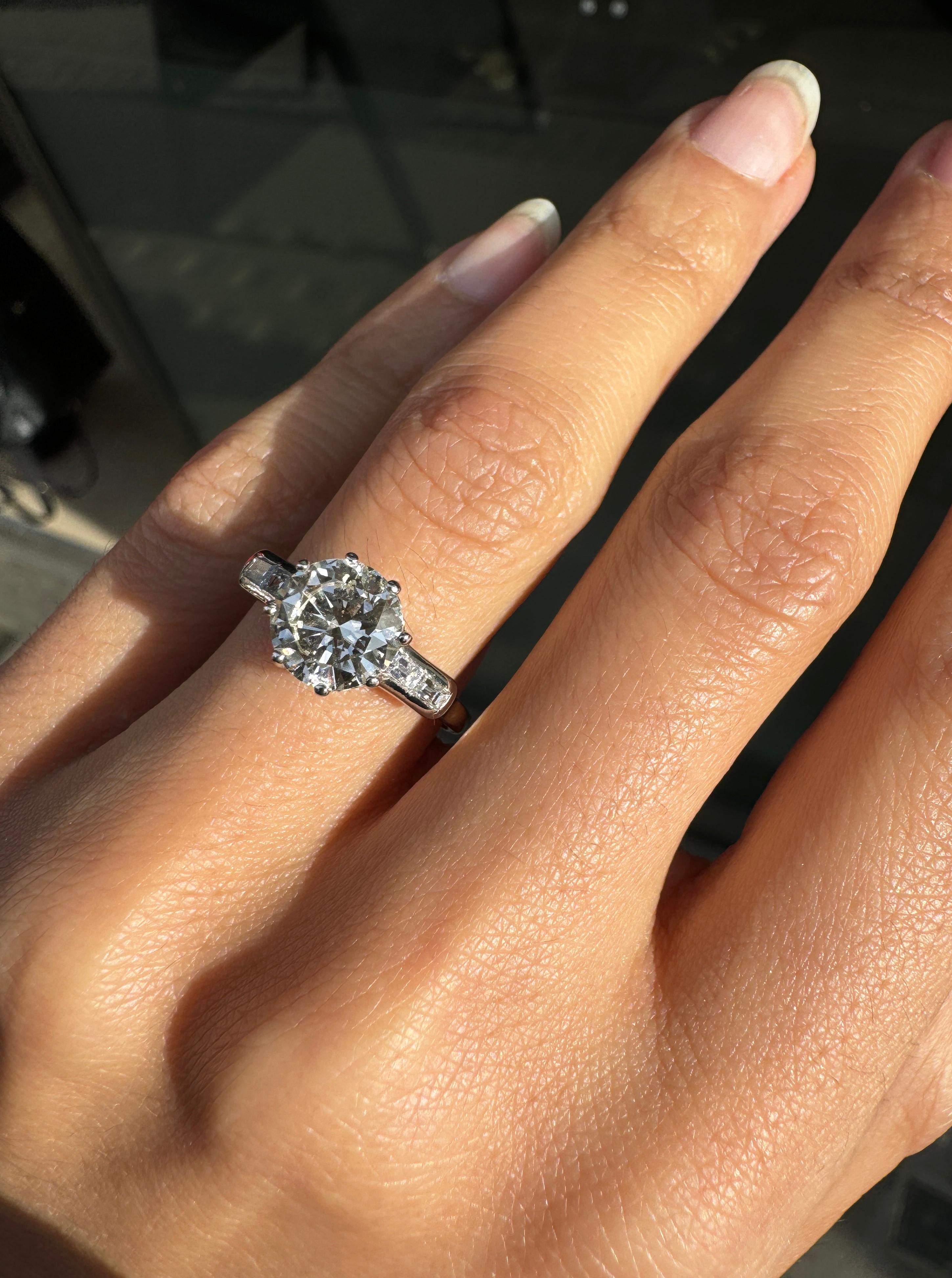 Women's 1.56ct Old Cut Diamond & Platinum Antique Engagement Ring, c.1920s For Sale