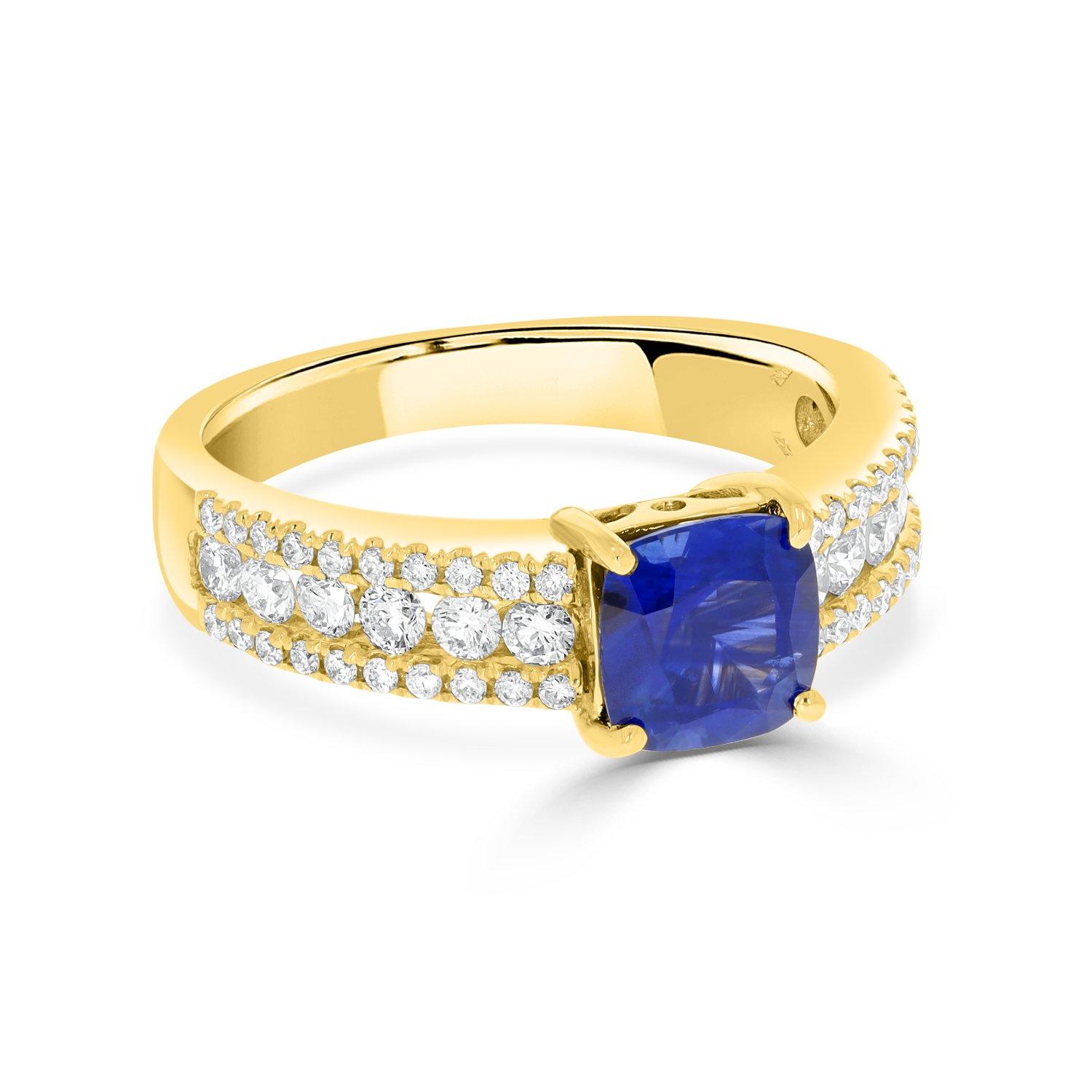 1.56Ct Sapphire Ring with 0.58Tct Diamonds Set in 14K Yellow Gold In New Condition In New York, NY