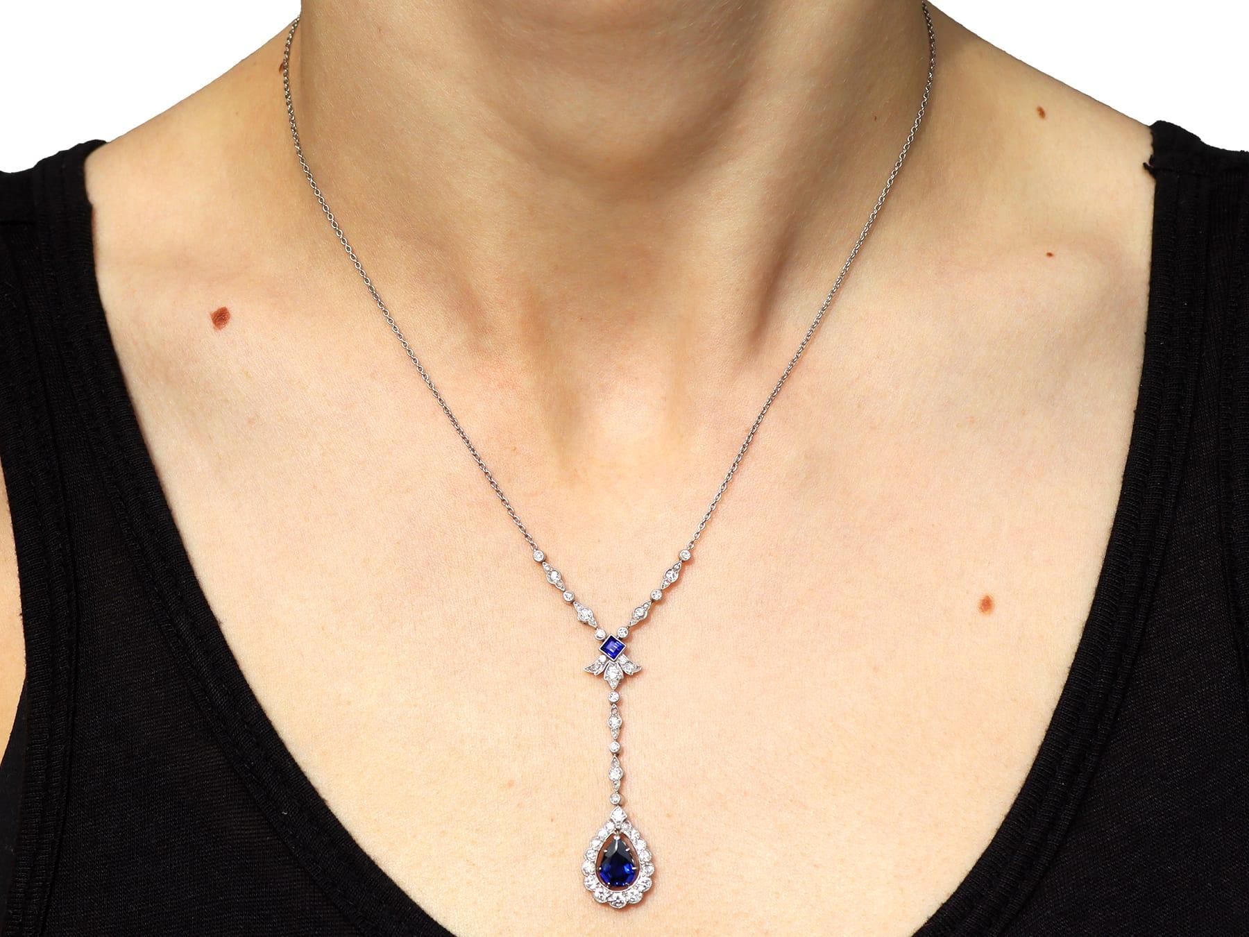 Ciondolo in platino con zaffiro basaltico da 1,57 carati e diamante da 1,20 carati Circa 1915 in vendita 9