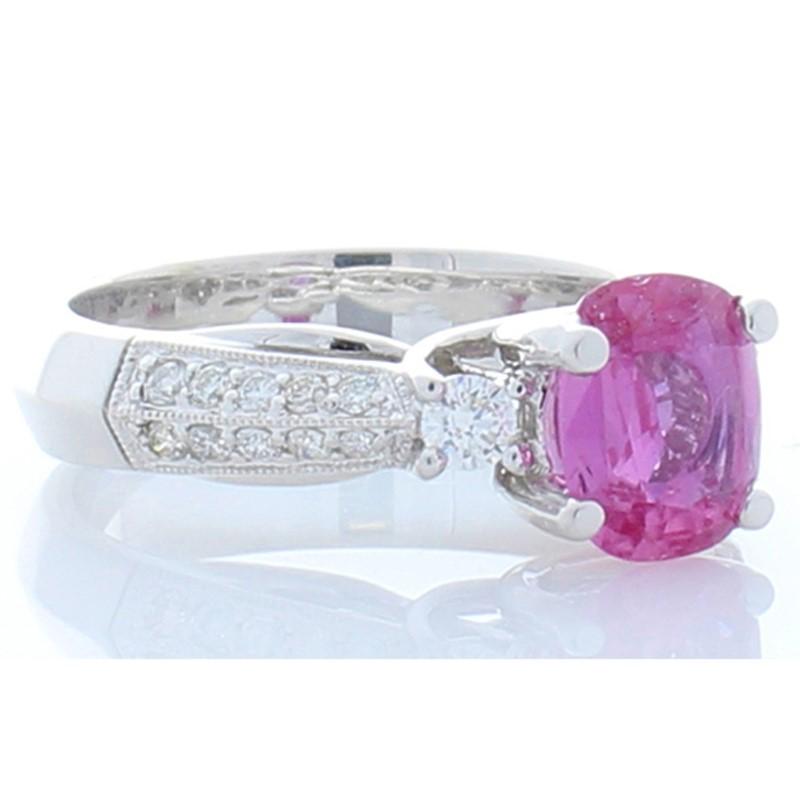 1.57 Carat Cushion Cut Pink Sapphire and Diamond Cocktail Ring in 18 Karat Gold In New Condition In Chicago, IL