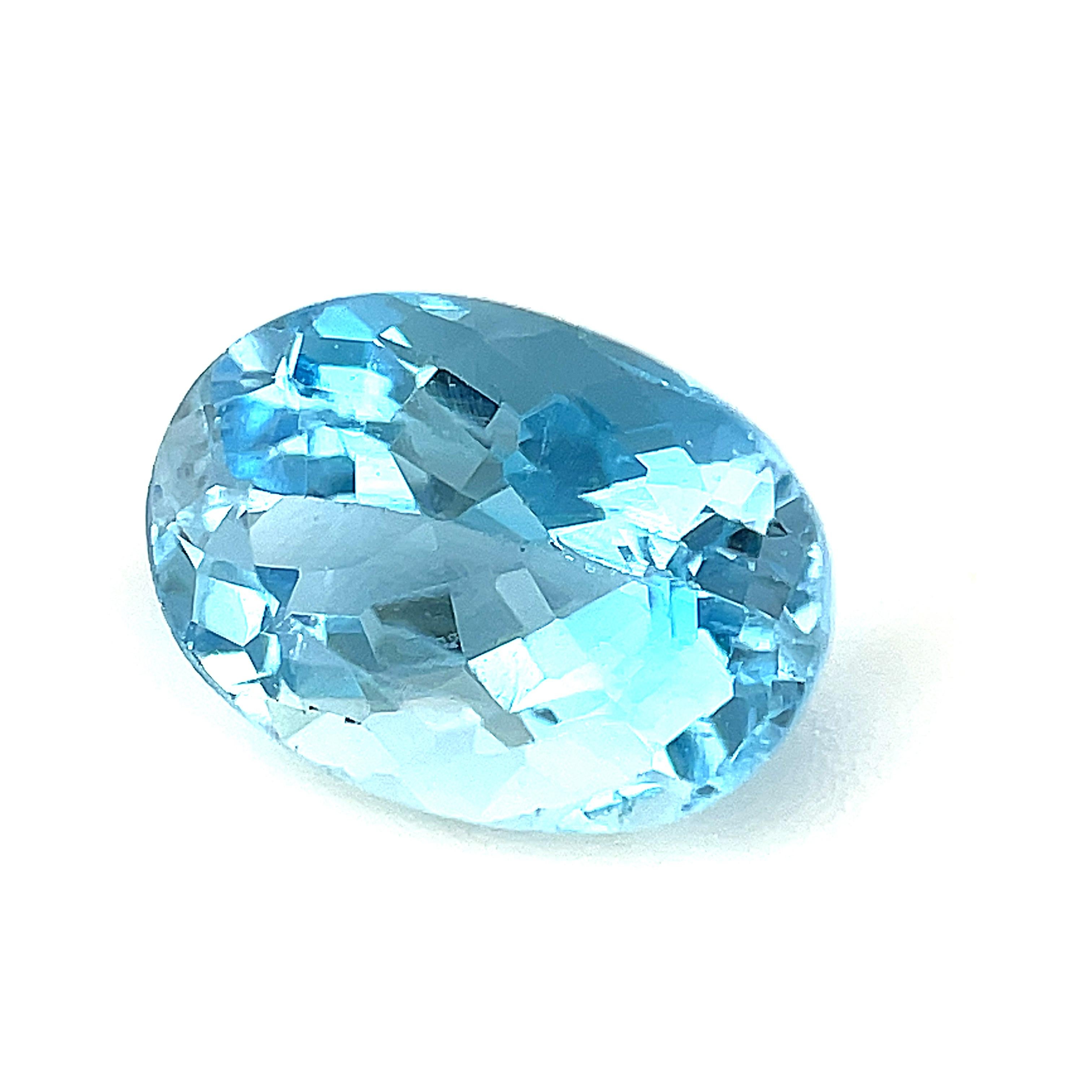 This 1.57 carat aquamarine is of the finest quality, having an unusually dark, saturated color with exceptional clarity and brilliance. It measures 8.70 x 6.17 millimeters and it would look stunning set in either white or yellow gold, with or
