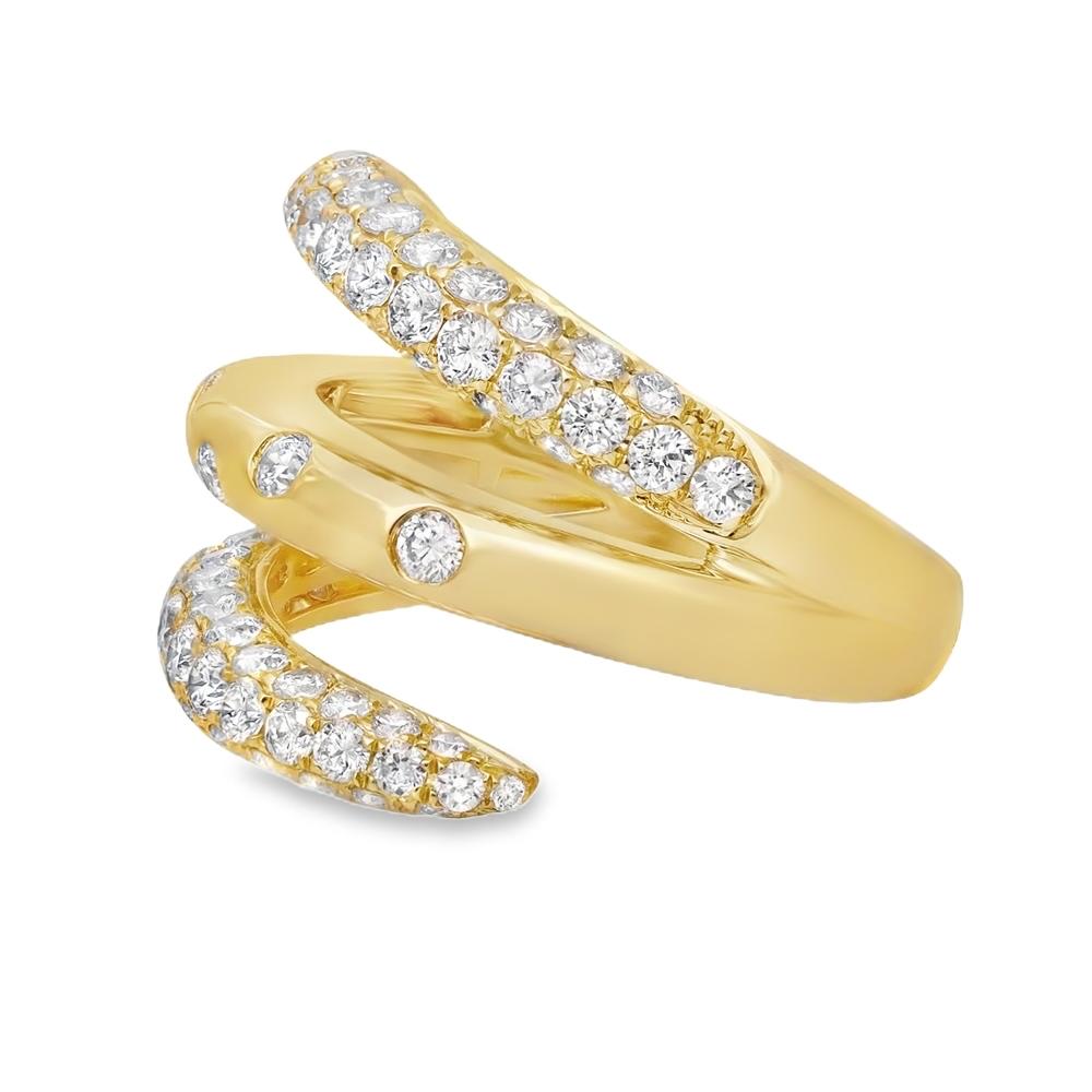 For Sale:  1.57 Carat Round Cut Diamond Spiral Fashion Ring 18K Yellow Gold 2