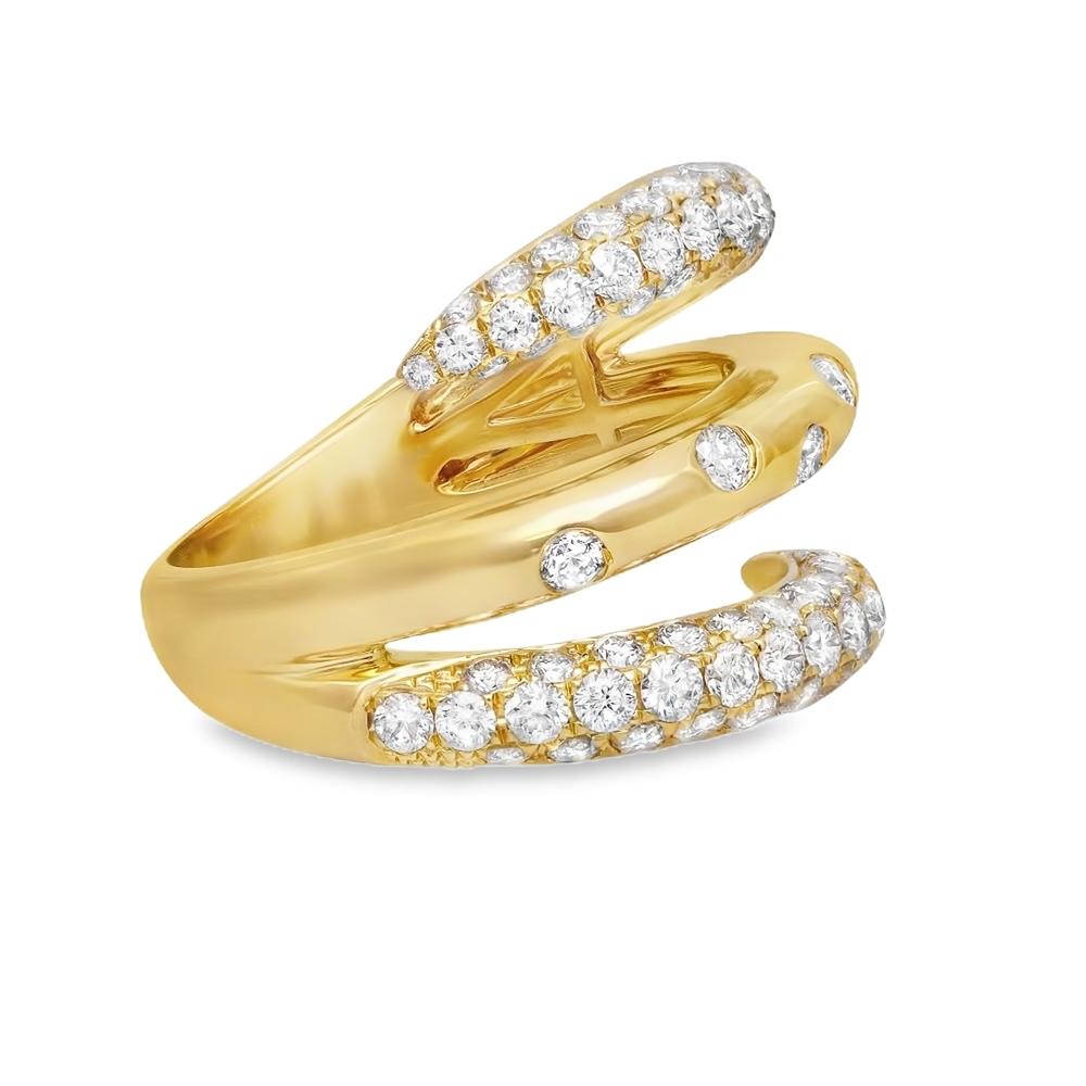 For Sale:  1.57 Carat Round Cut Diamond Spiral Fashion Ring 18K Yellow Gold 3