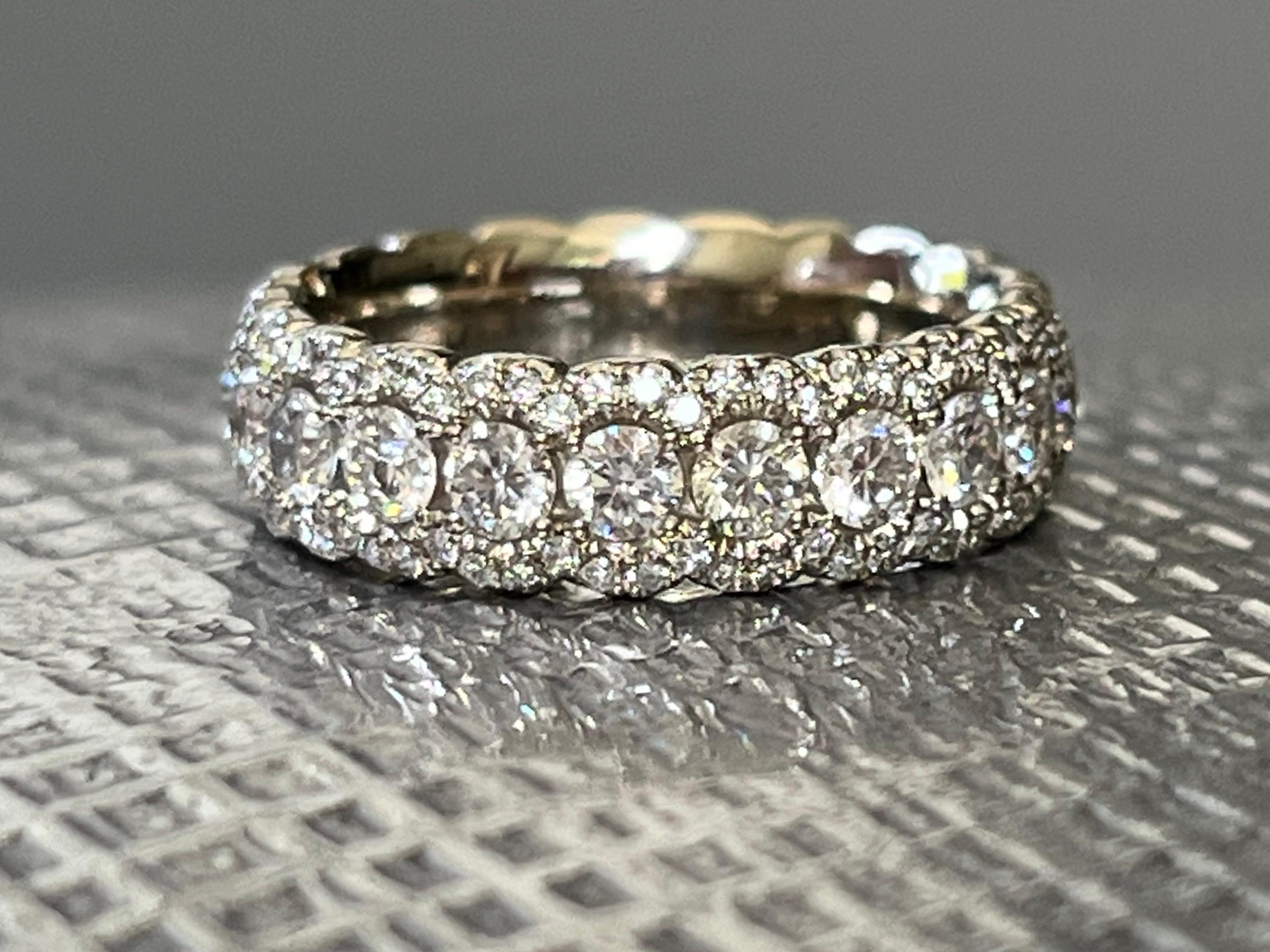 1.57 carats Diamond 14 Karat White Gold Scalloped Eternity Ring For Sale 4