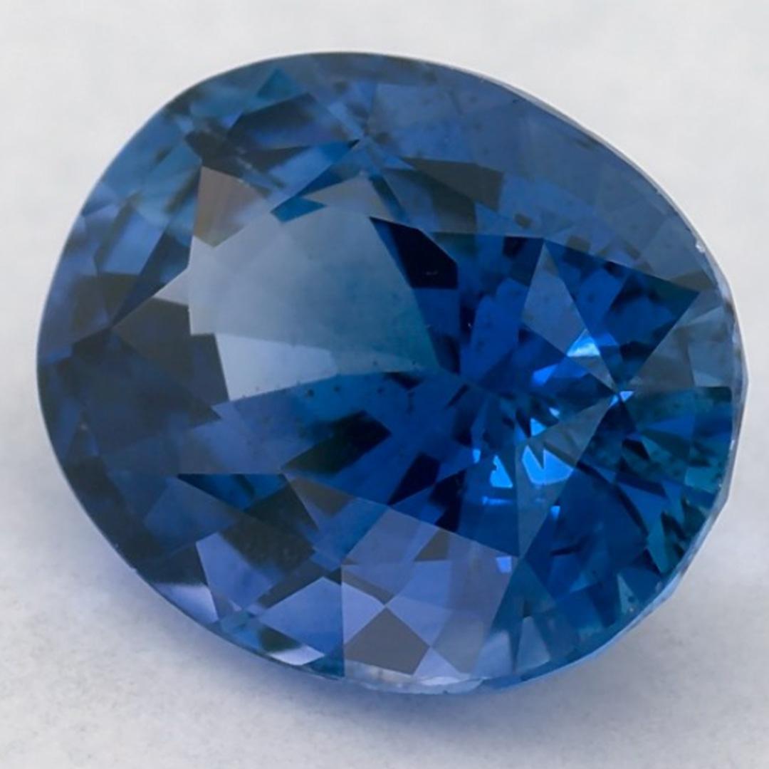 Dieser natürliche blaue Saphir bietet Eleganz und Raffinesse. Mit seiner satten Farbsättigung und seinem präzisen Schliff ist er das perfekte Herzstück für einen Verlobungsring oder ein luxuriöses Schmuckdesign.

Dieser Saphir stammt aus Sri Lanka