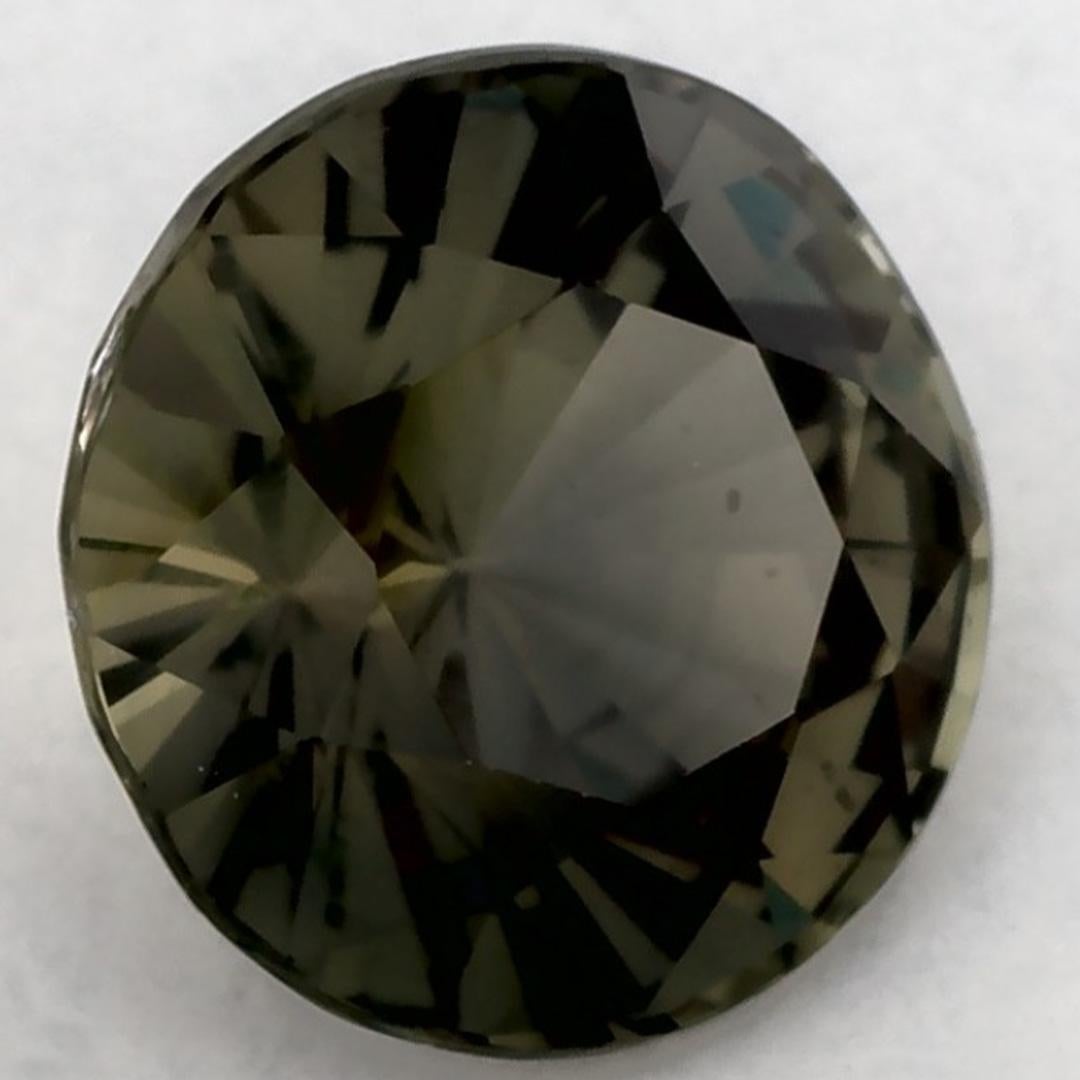 Dieser natürliche grüne Saphir bietet Eleganz und Raffinesse. Mit seiner satten Farbsättigung und seinem präzisen Schliff ist er das perfekte Herzstück für einen Verlobungsring oder ein luxuriöses Schmuckdesign.

Dieser Saphir stammt aus Sri Lanka