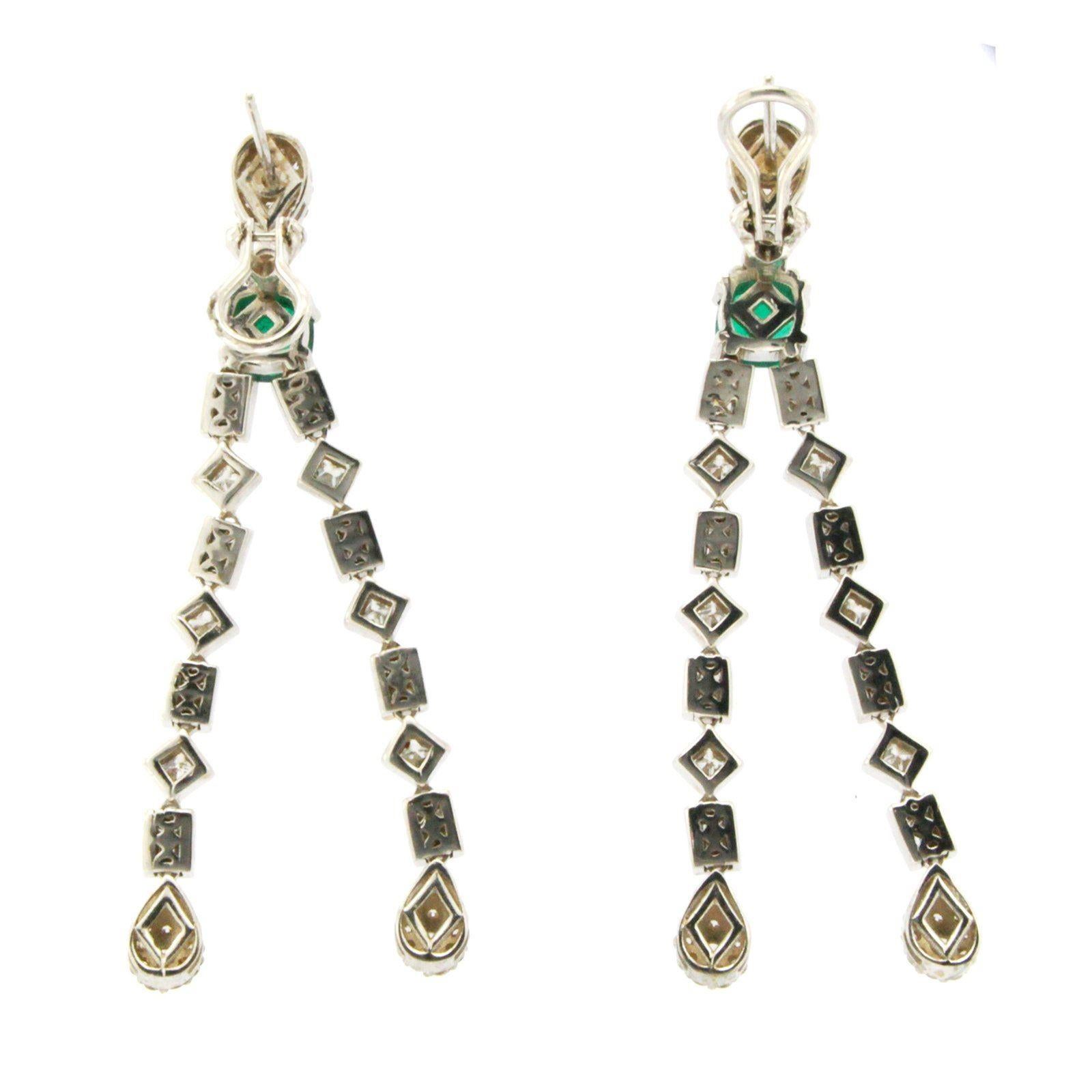 1.57 Ct Natural Emerald & 3.95 Ct Diamonds In 18k White Gold Drop Earrings In New Condition For Sale In Los Angeles, CA