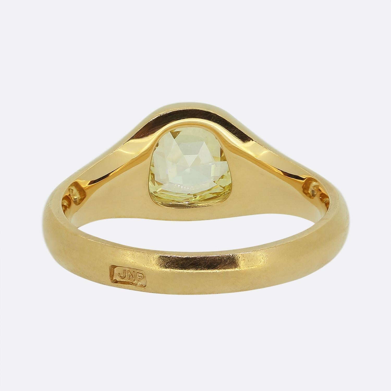 1.57 Vivid Diamonds Trapèze jaune fantaisie Single Stone Ring Bon état - En vente à London, GB