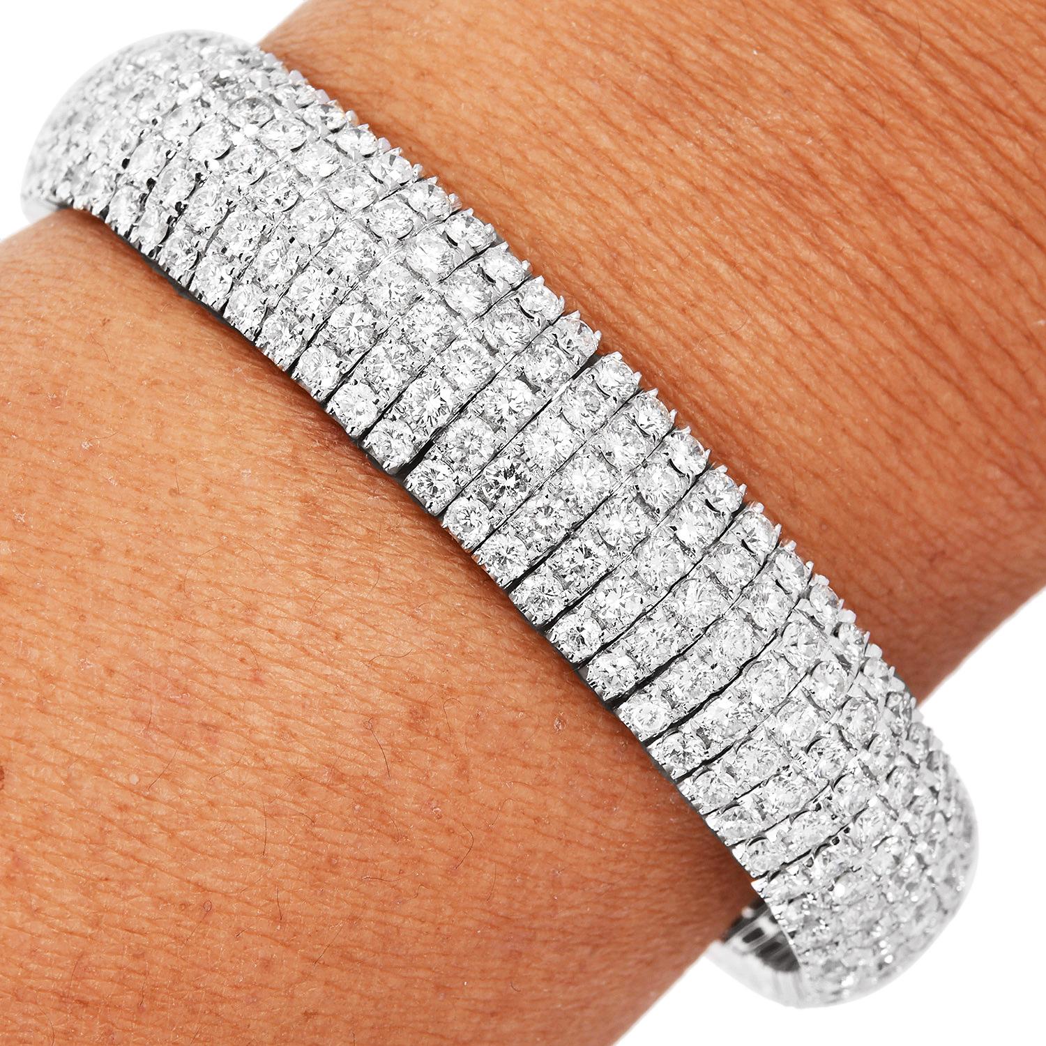  15.72 carat Diamond 18K Gold Wide Five Row Cuff Statement Bracelet For Sale 1