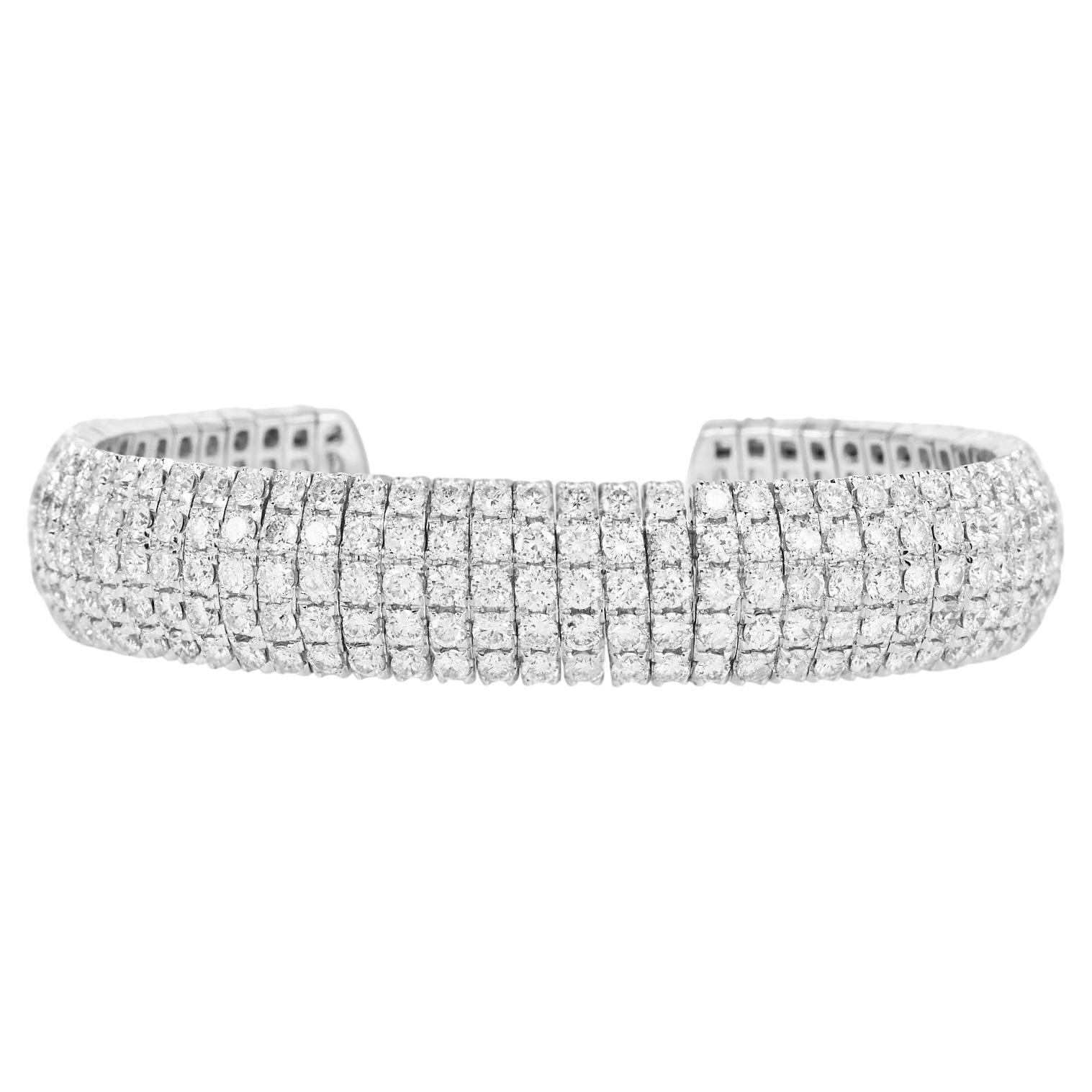  15.72 carat Diamond 18K Gold Wide Five Row Cuff Statement Bracelet en vente