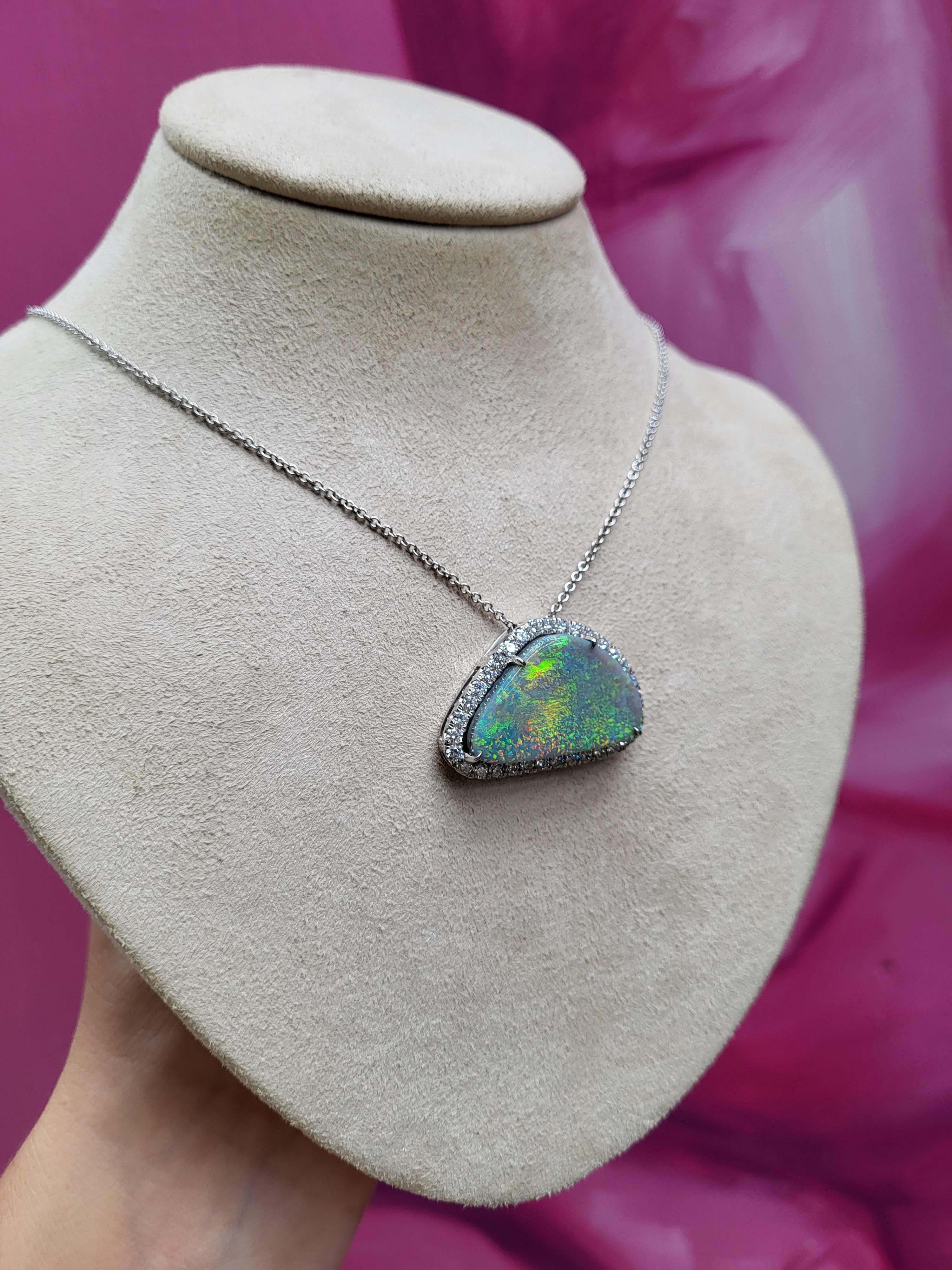 15.72 Carat Lightning Ridge Opal and Diamond Pendant Necklace For Sale 9